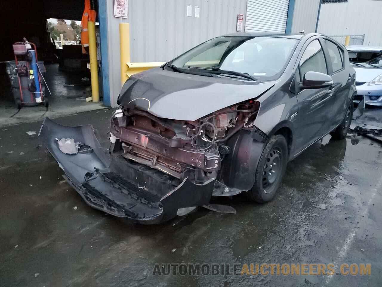 JTDKDTB34F1102281 TOYOTA PRIUS 2015