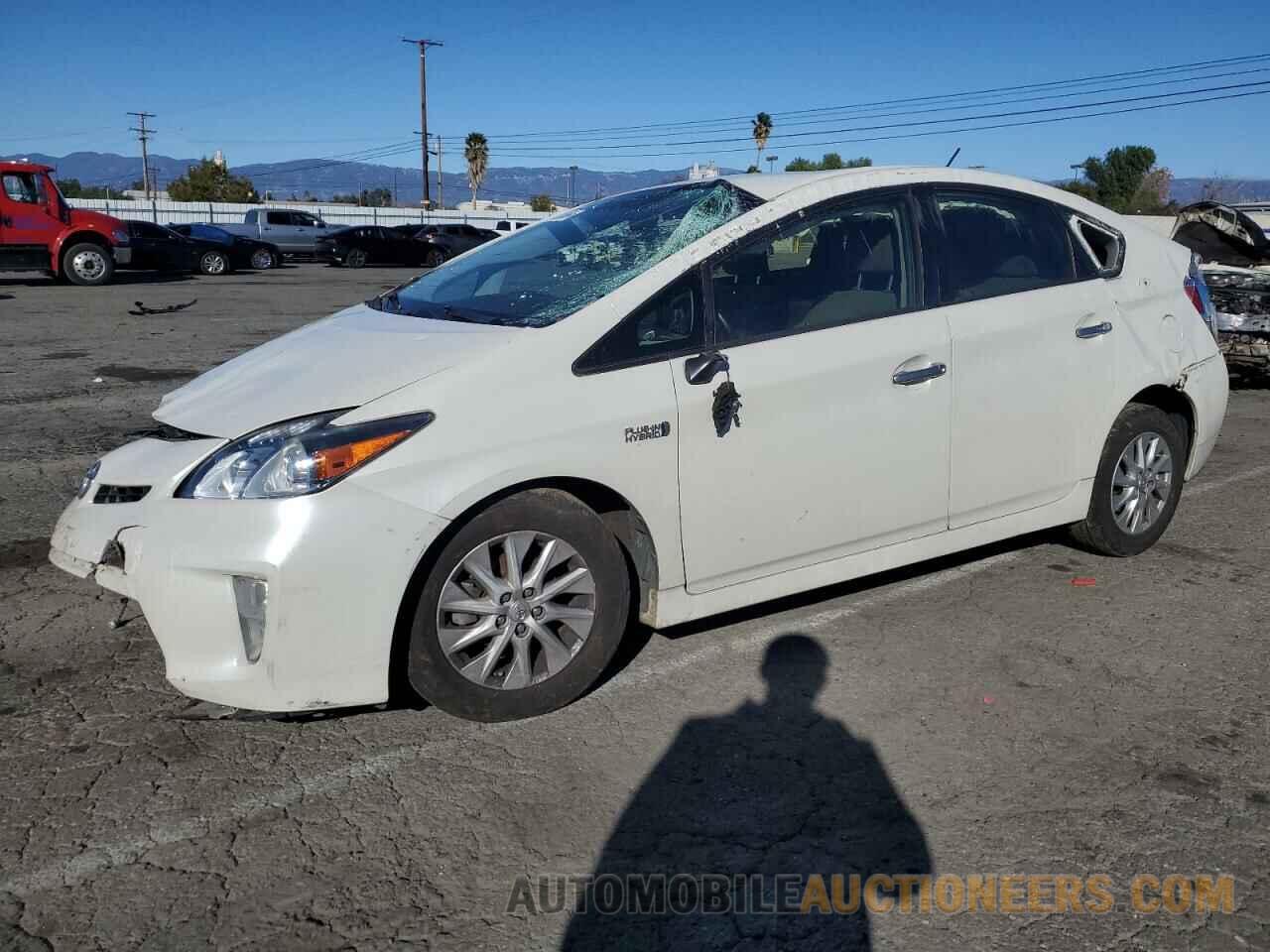 JTDKN3DP0F3075145 TOYOTA PRIUS 2015