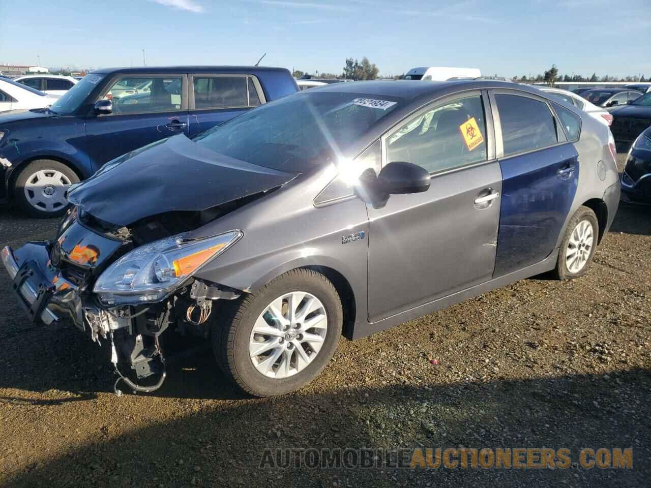 JTDKN3DP1F3068379 TOYOTA PRIUS 2015