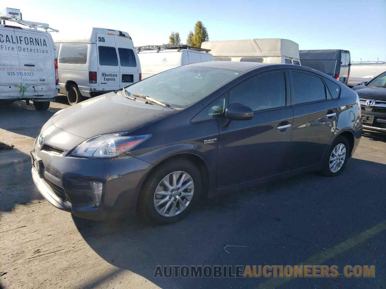 JTDKN3DP5F3068305 TOYOTA PRIUS 2015