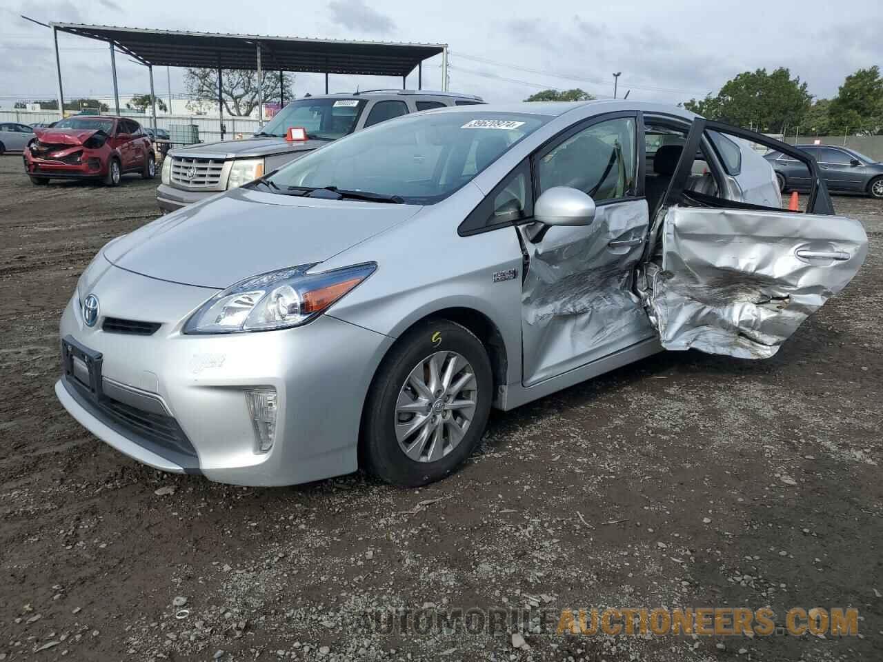 JTDKN3DP7F3067981 TOYOTA PRIUS 2015