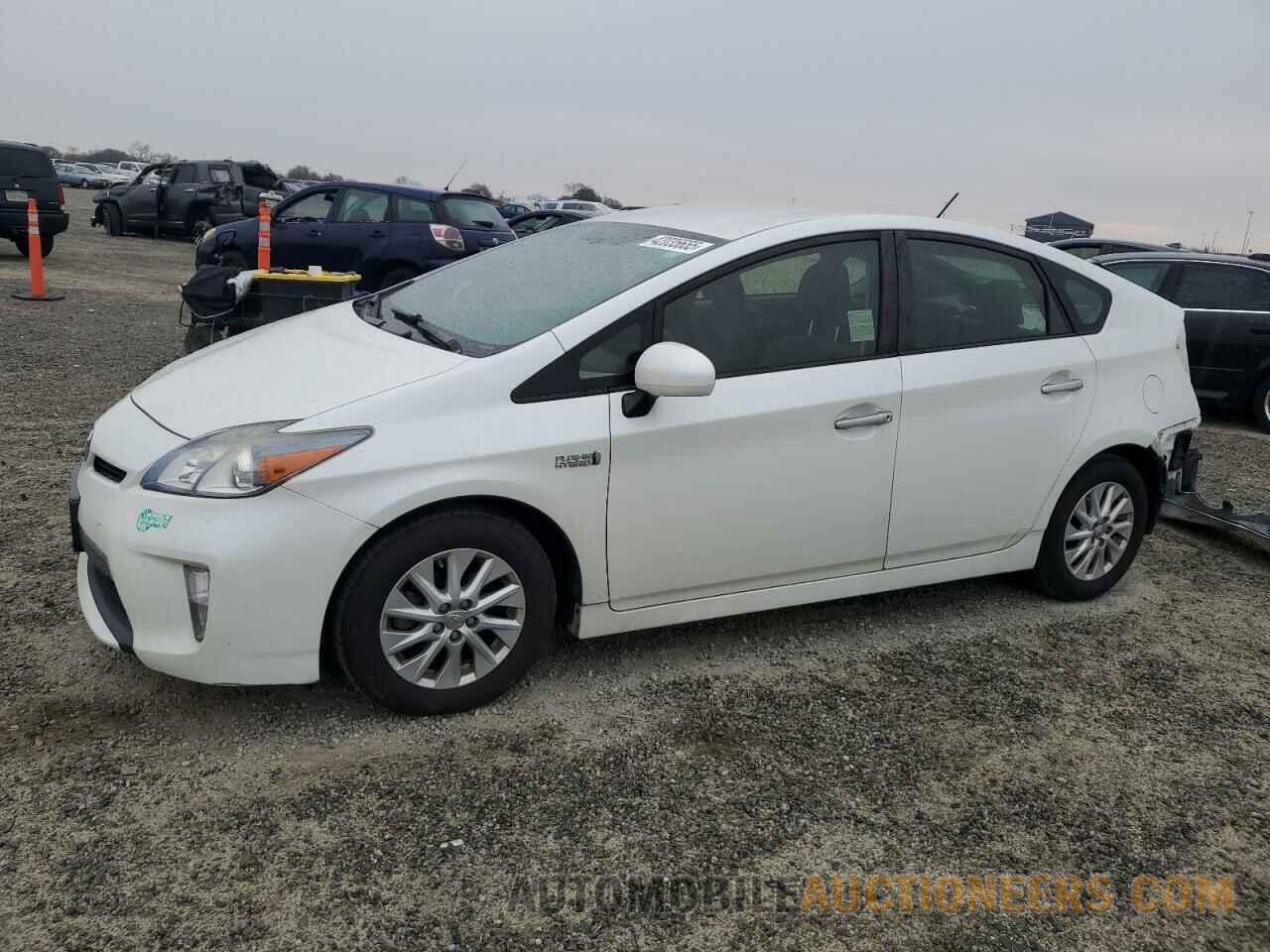 JTDKN3DPXF3065576 TOYOTA PRIUS 2015