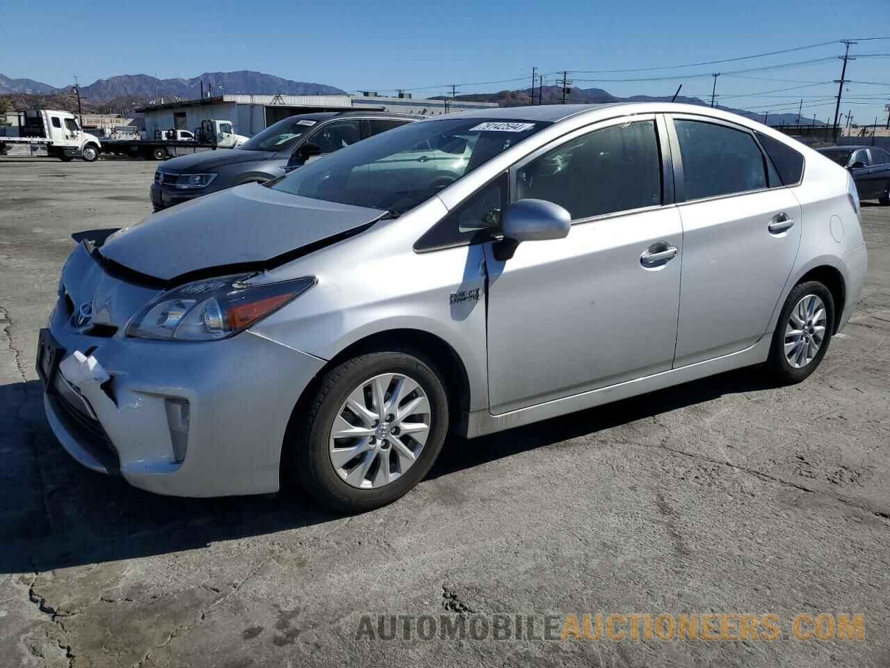 JTDKN3DPXF3075394 TOYOTA PRIUS 2015