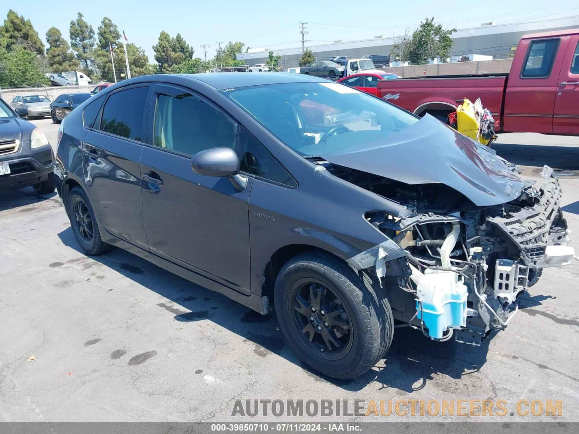 JTDKN3DU0F0400111 TOYOTA PRIUS 2015