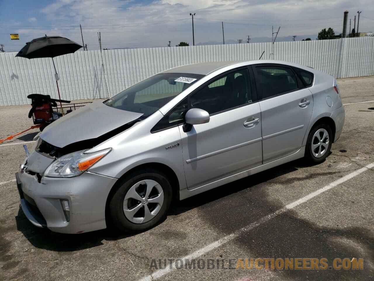 JTDKN3DU0F1888311 TOYOTA PRIUS 2015