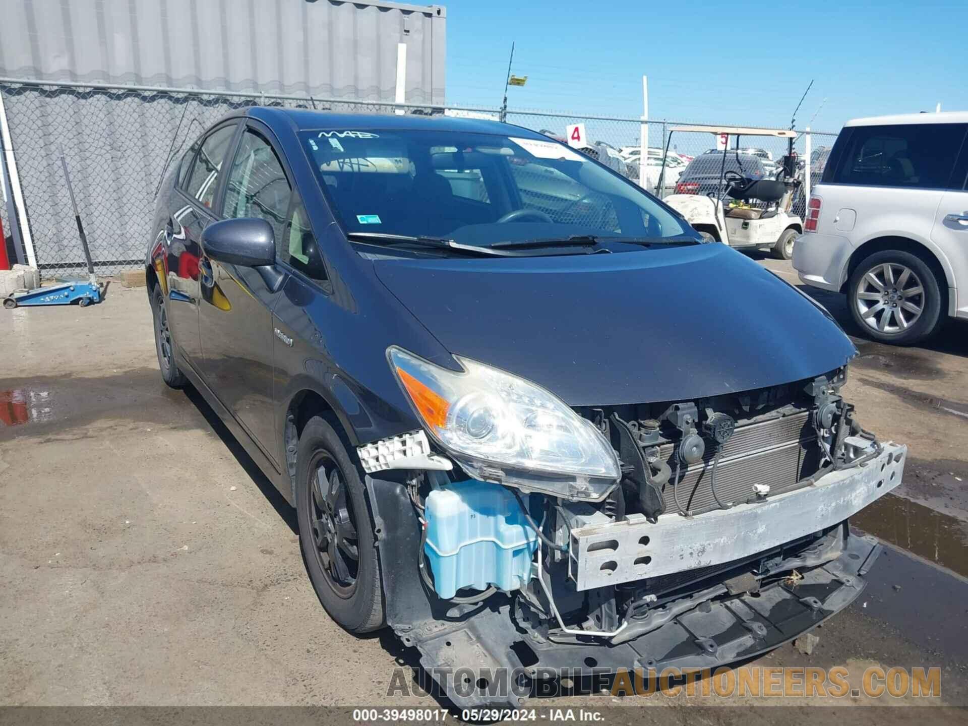 JTDKN3DU0F1894075 TOYOTA PRIUS 2015