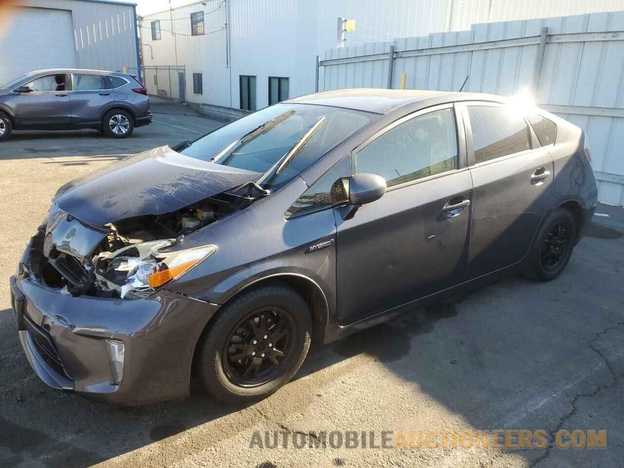 JTDKN3DU0F1914986 TOYOTA PRIUS 2015