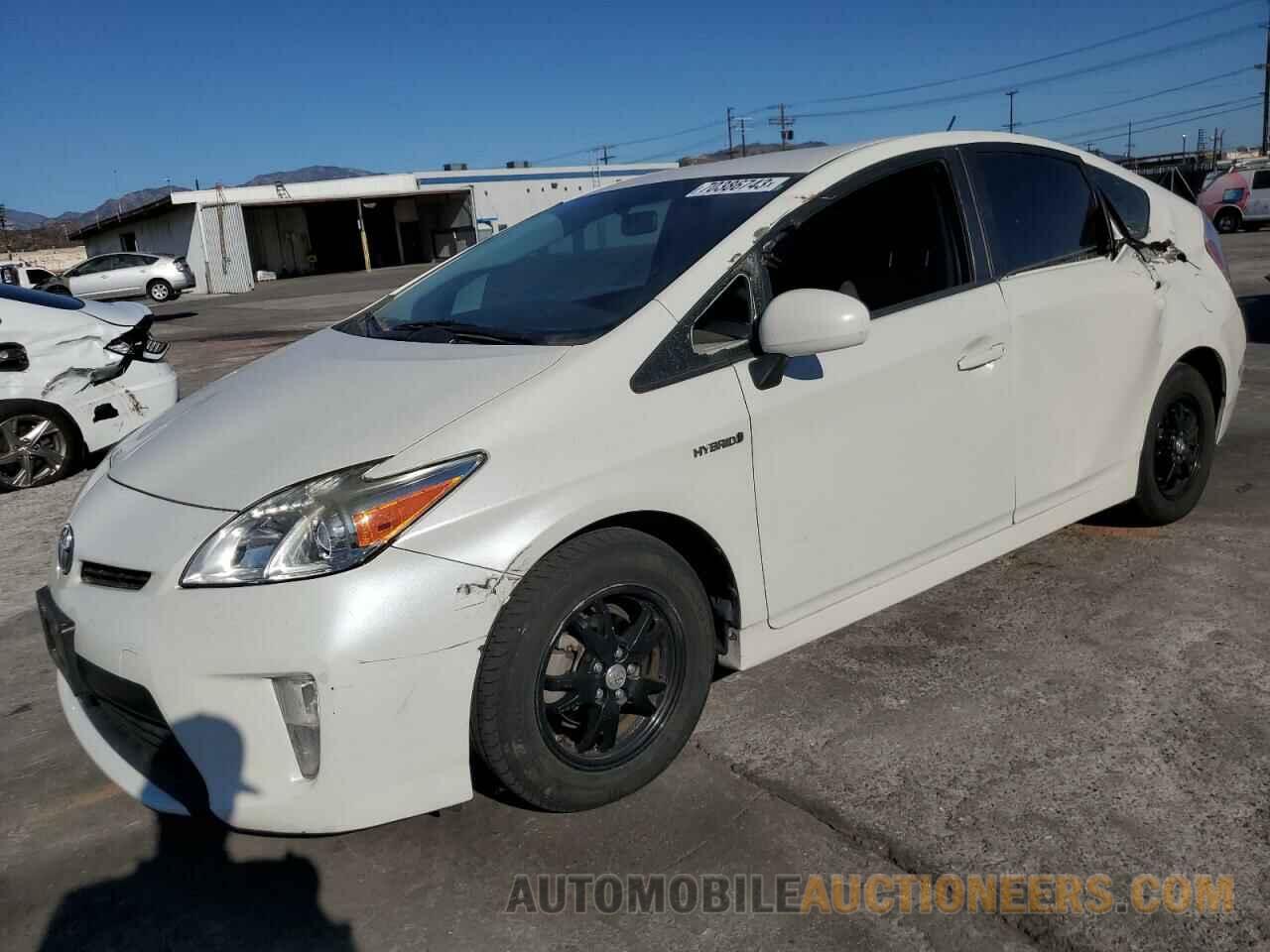 JTDKN3DU0F1916981 TOYOTA PRIUS 2015