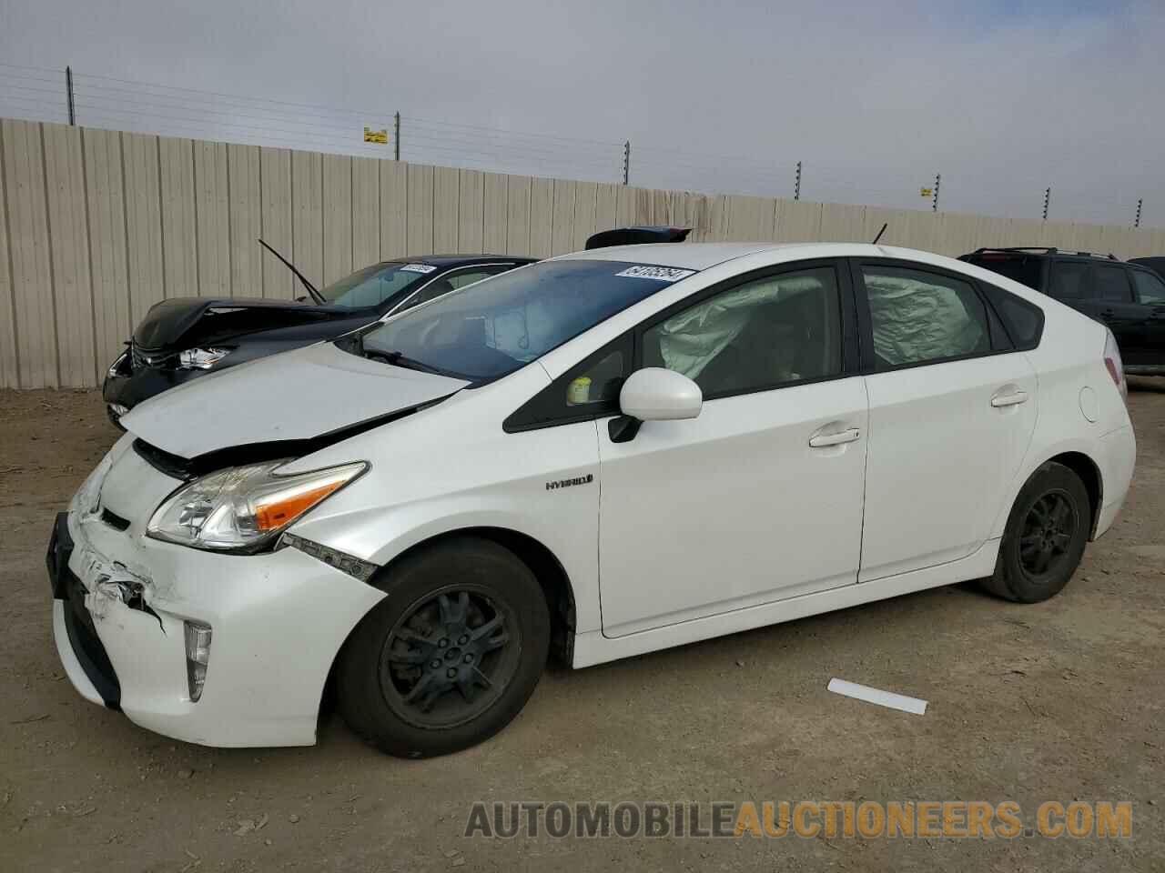 JTDKN3DU0F1927656 TOYOTA PRIUS 2015