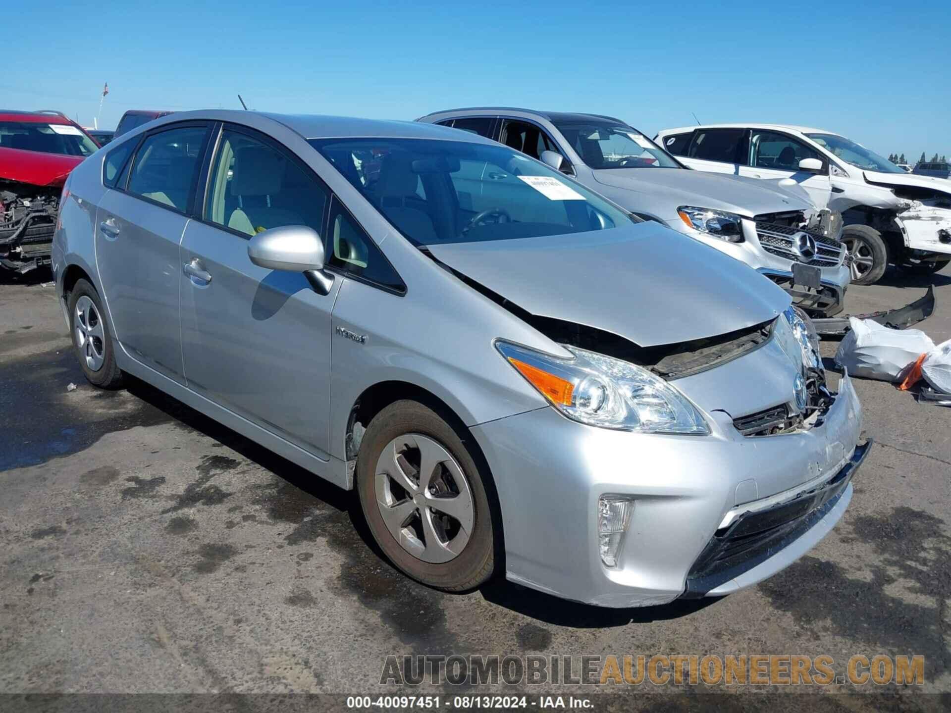 JTDKN3DU0F1931609 TOYOTA PRIUS 2015