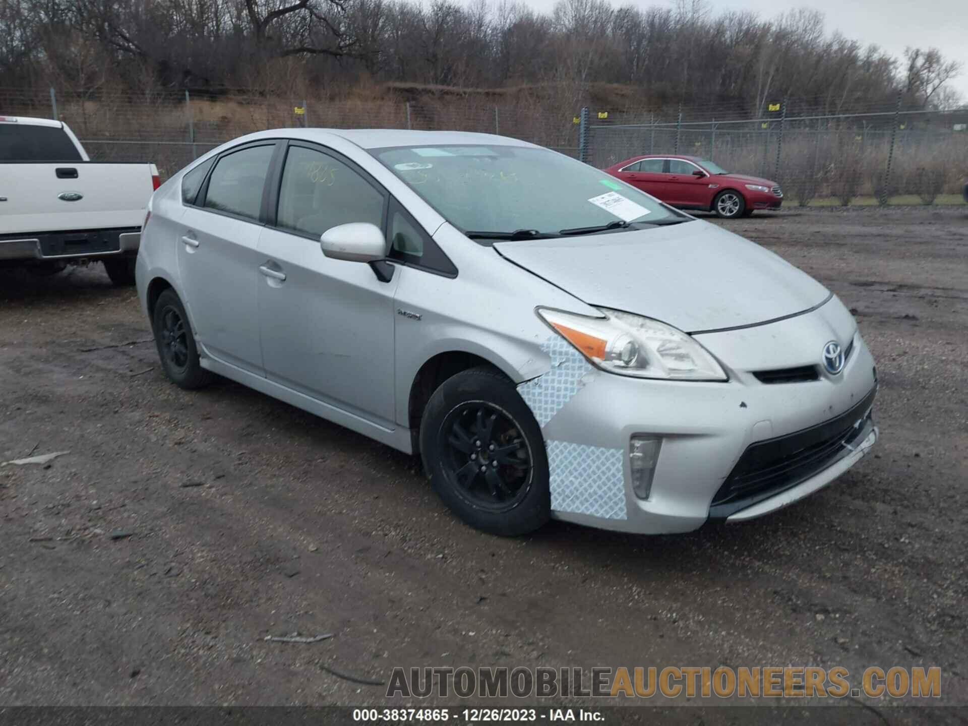 JTDKN3DU0F1973875 TOYOTA PRIUS 2015