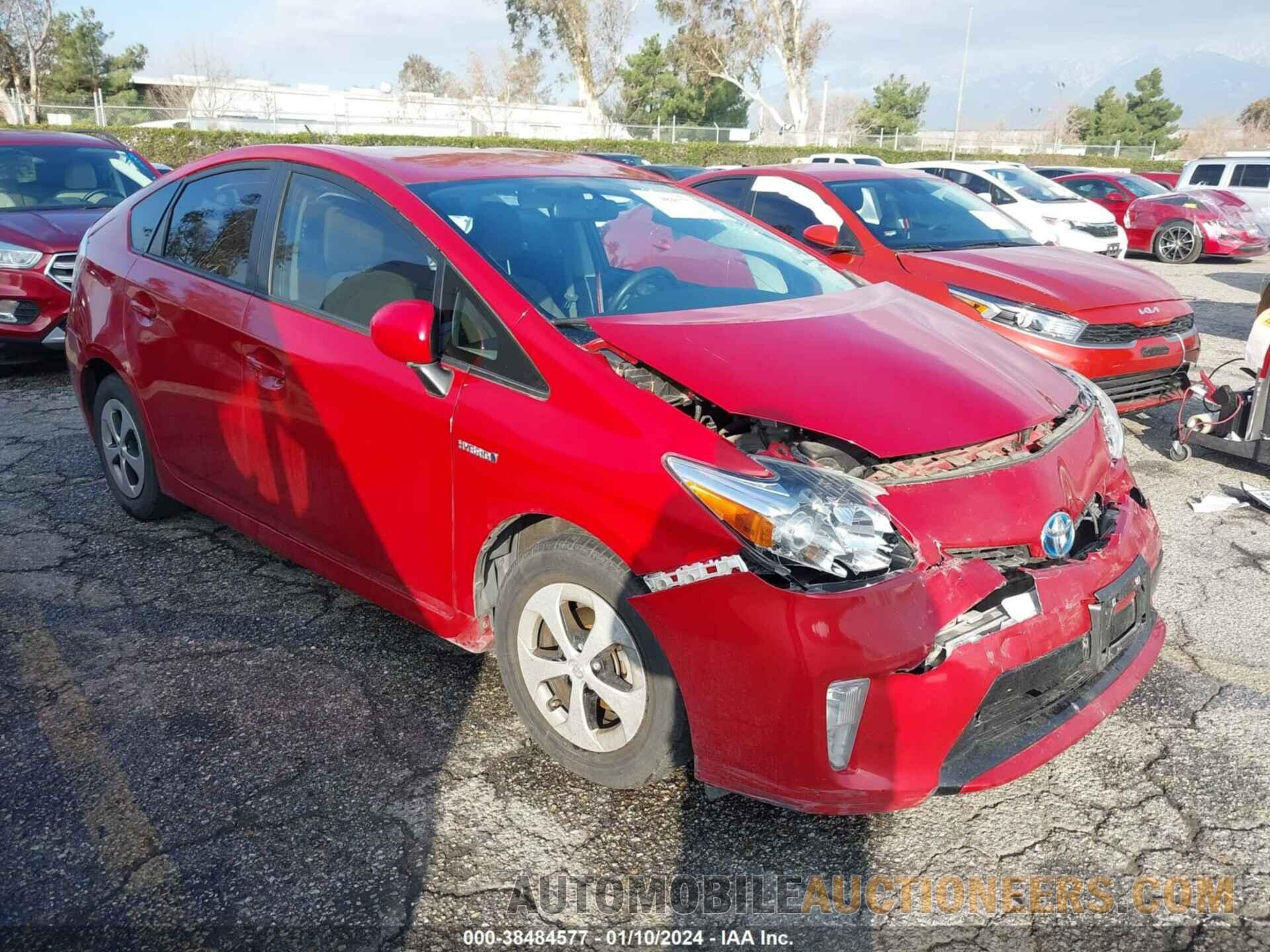 JTDKN3DU0F1981085 TOYOTA PRIUS 2015