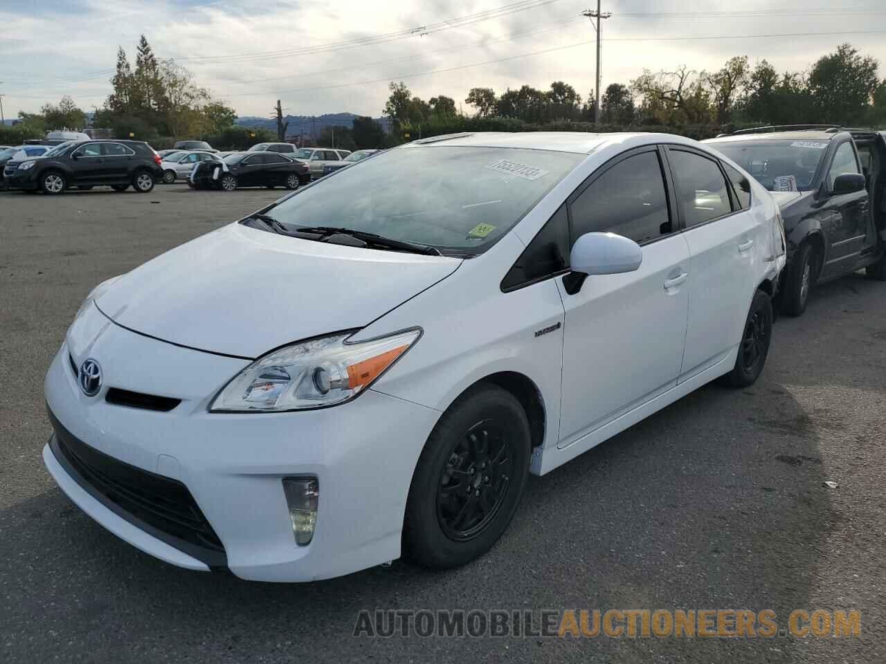 JTDKN3DU0F1996055 TOYOTA PRIUS 2015