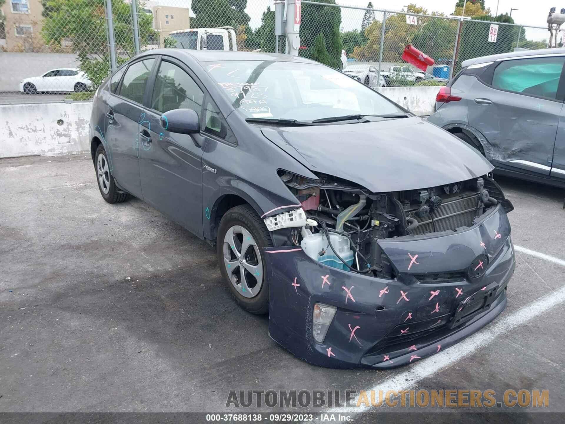 JTDKN3DU0F1999294 TOYOTA PRIUS 2015