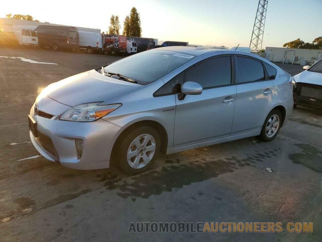 JTDKN3DU0F2004782 TOYOTA PRIUS 2015