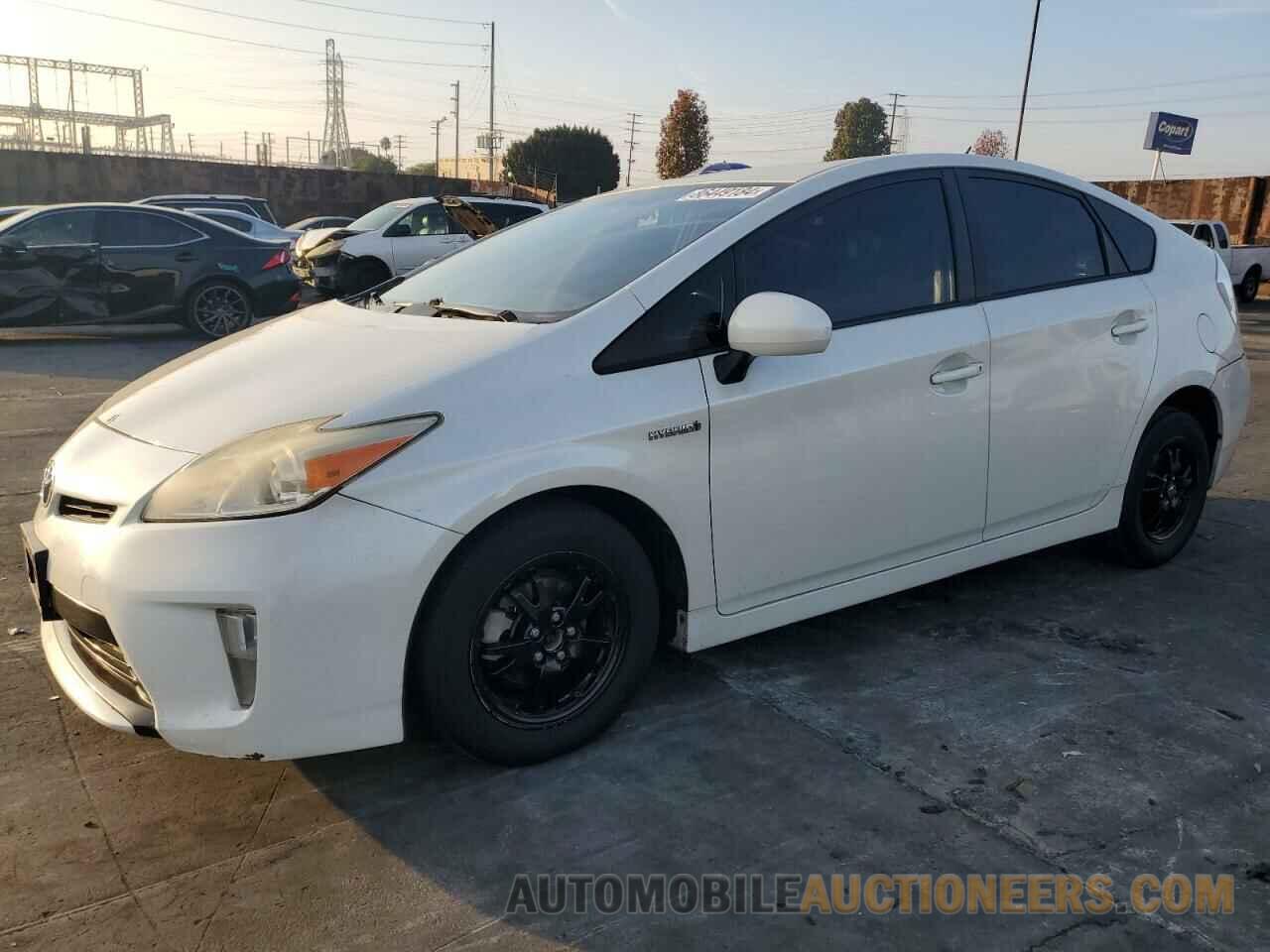 JTDKN3DU1E1749870 TOYOTA PRIUS 2014