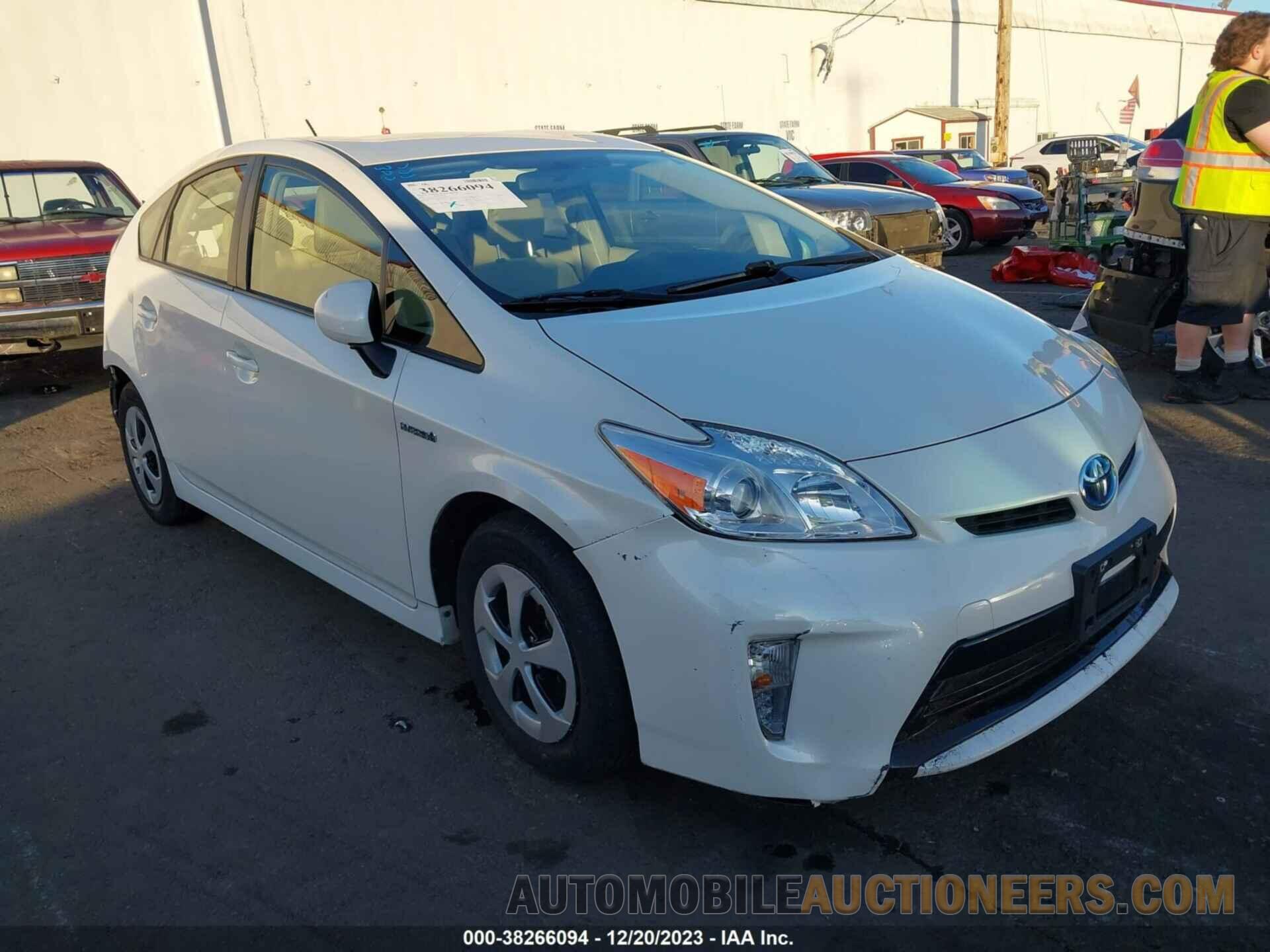 JTDKN3DU1F0399597 TOYOTA PRIUS 2015