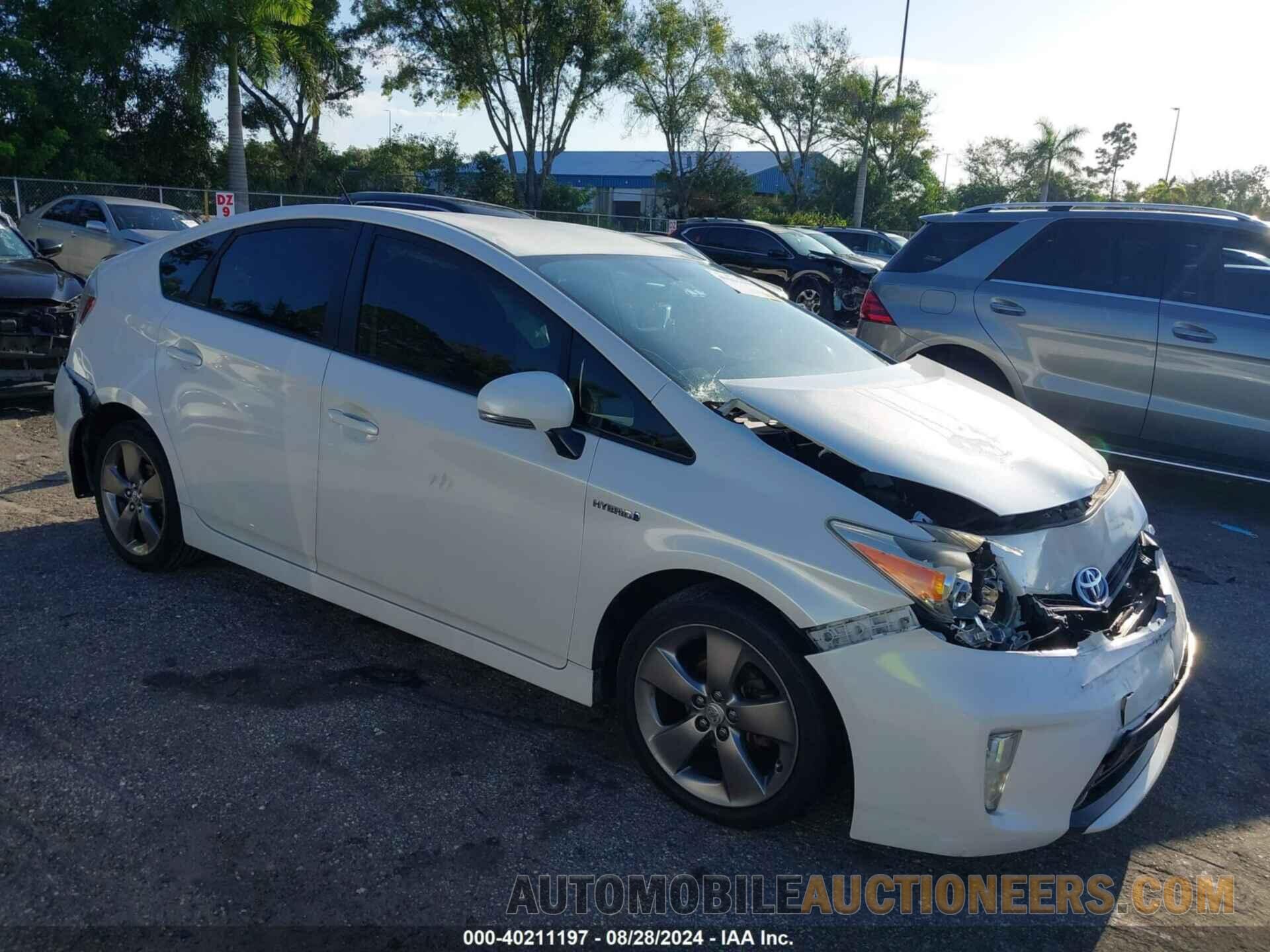 JTDKN3DU1F0402563 TOYOTA PRIUS 2015