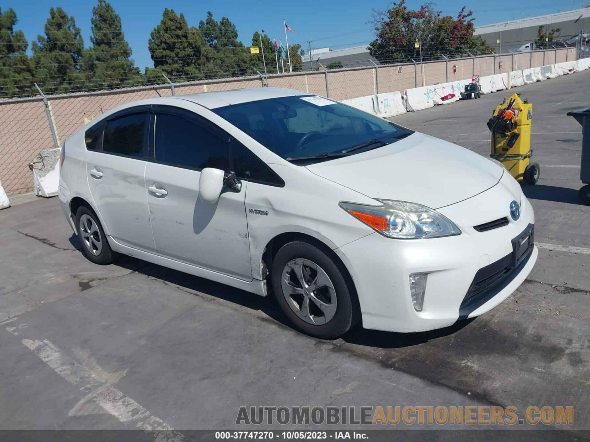 JTDKN3DU1F0414549 TOYOTA PRIUS 2015