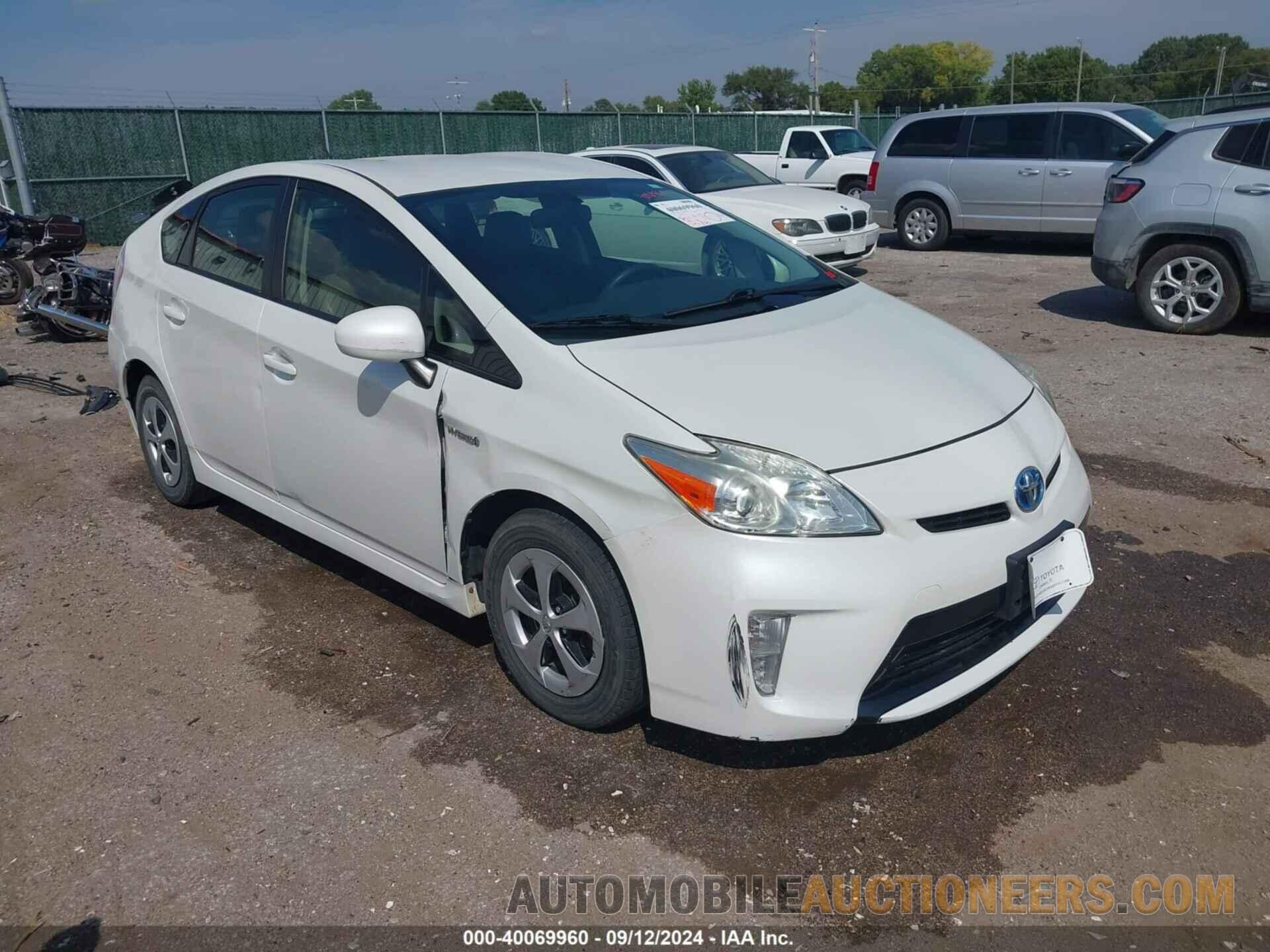 JTDKN3DU1F0417581 TOYOTA PRIUS 2015