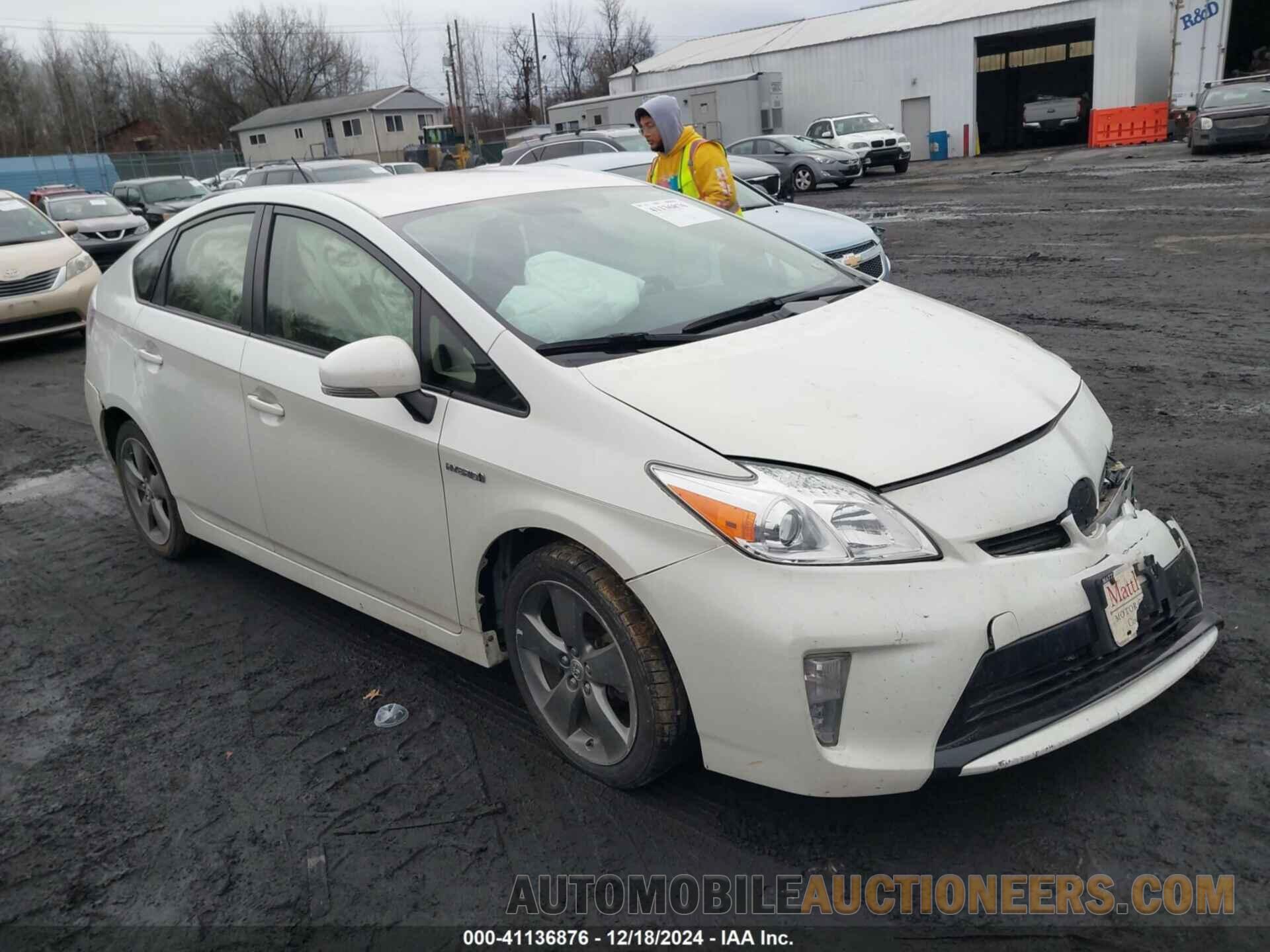 JTDKN3DU1F0420822 TOYOTA PRIUS 2015