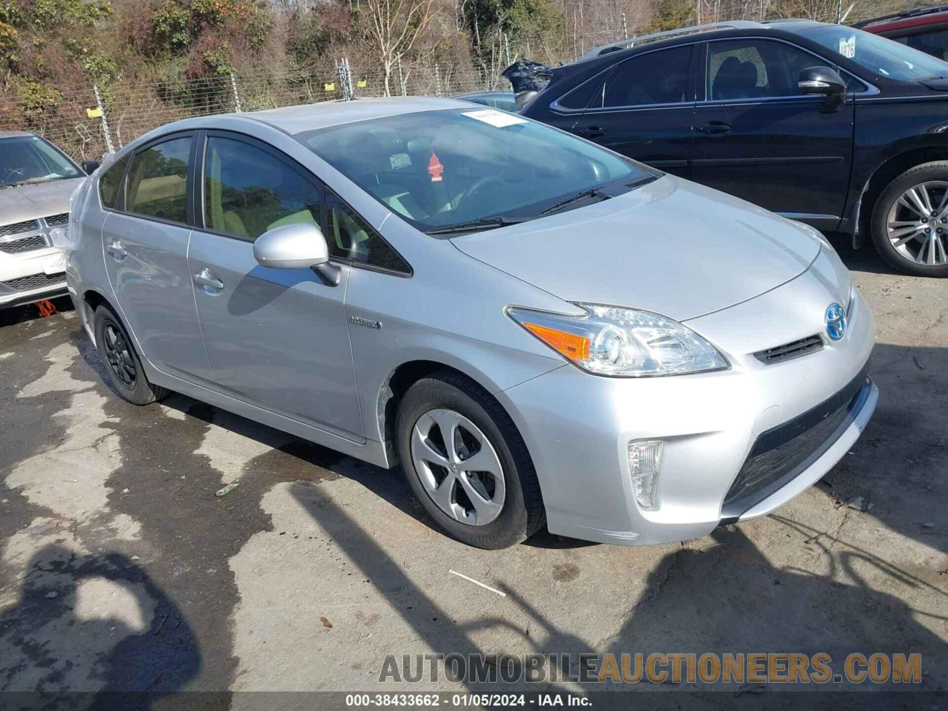 JTDKN3DU1F0451469 TOYOTA PRIUS 2015