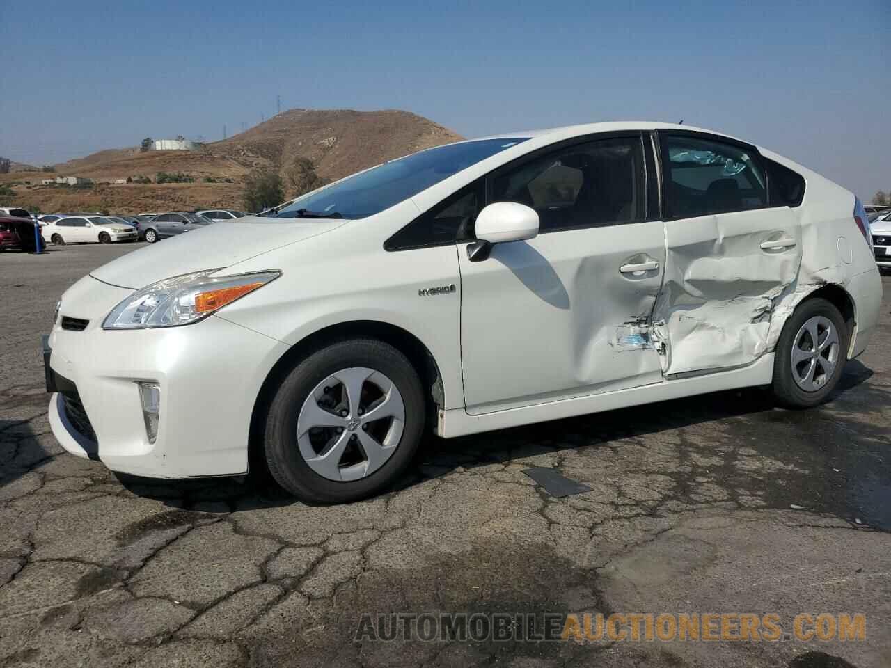 JTDKN3DU1F0470586 TOYOTA PRIUS 2015