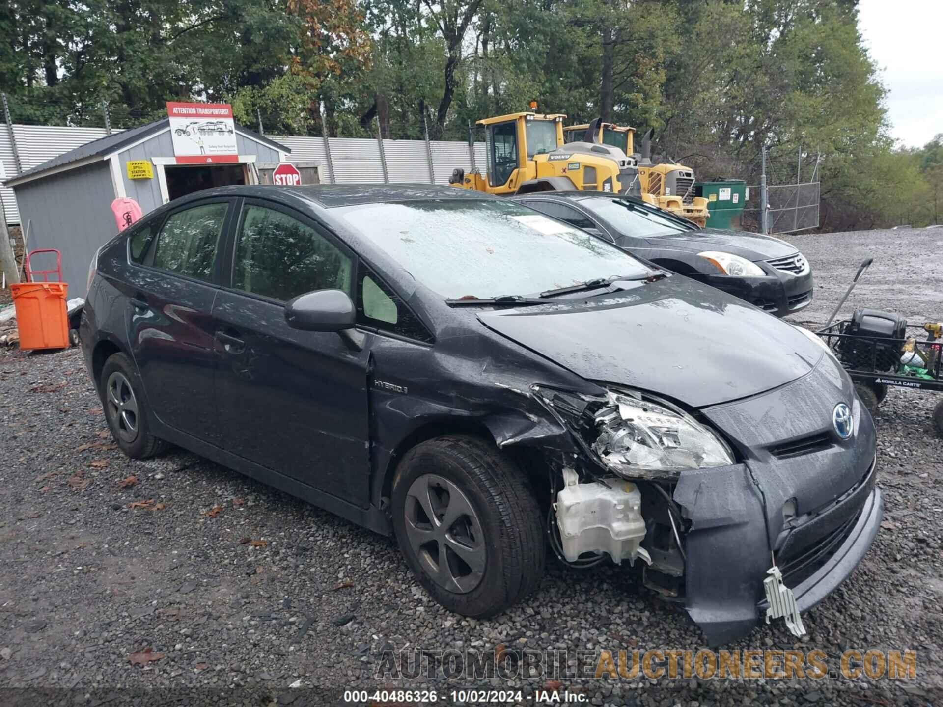 JTDKN3DU1F1886227 TOYOTA PRIUS 2015