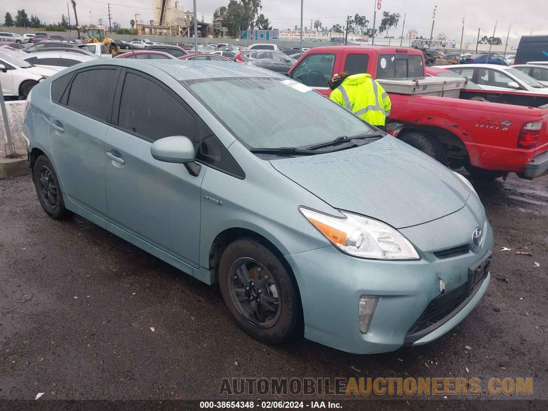 JTDKN3DU1F1888933 TOYOTA PRIUS 2015