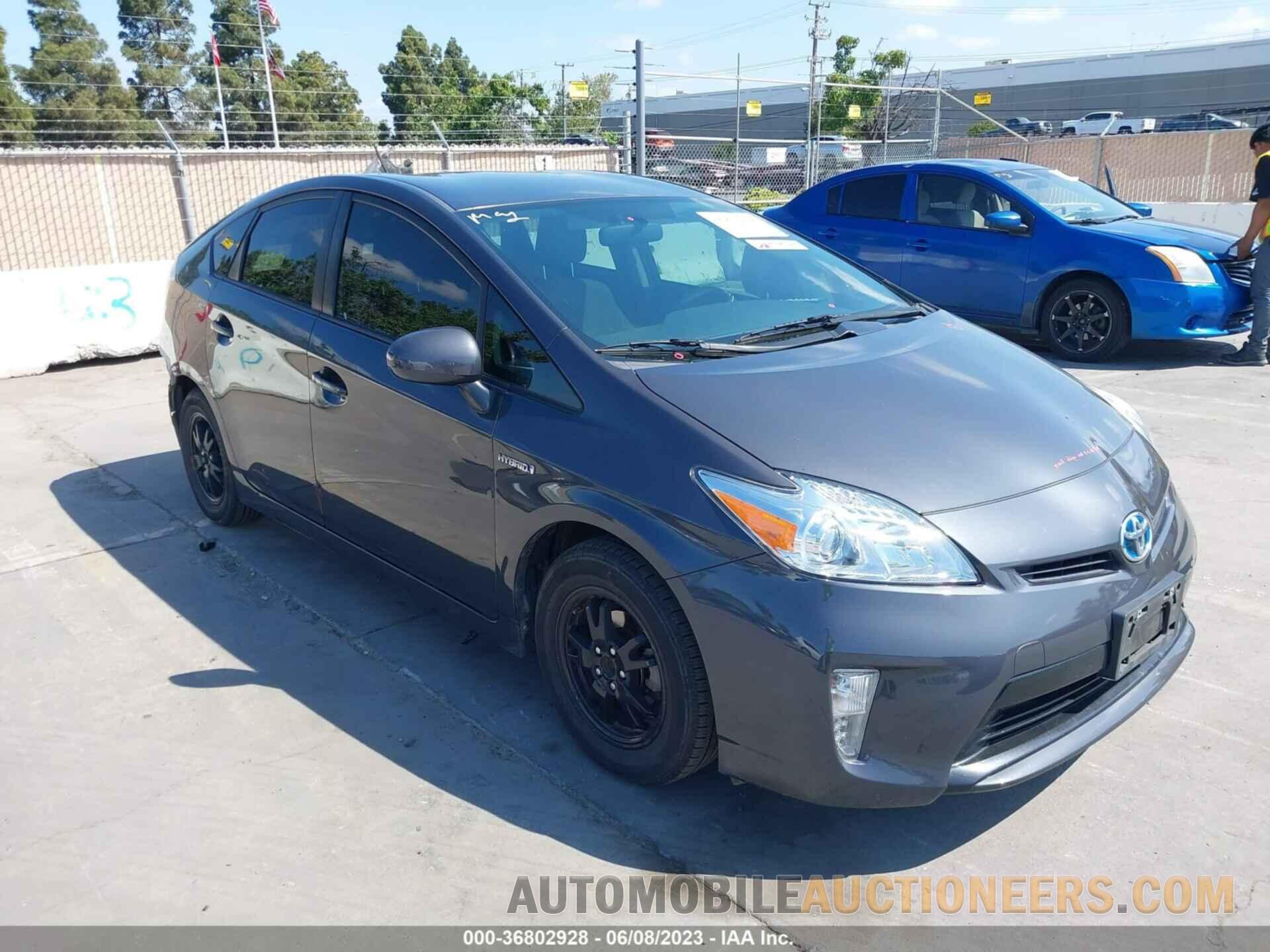 JTDKN3DU1F1901129 TOYOTA PRIUS 2015