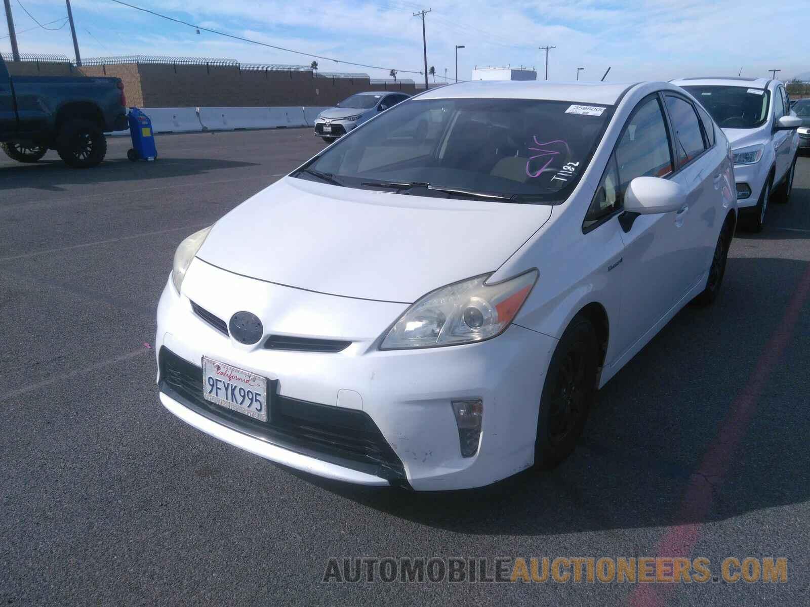 JTDKN3DU1F1911675 Toyota Prius 2015