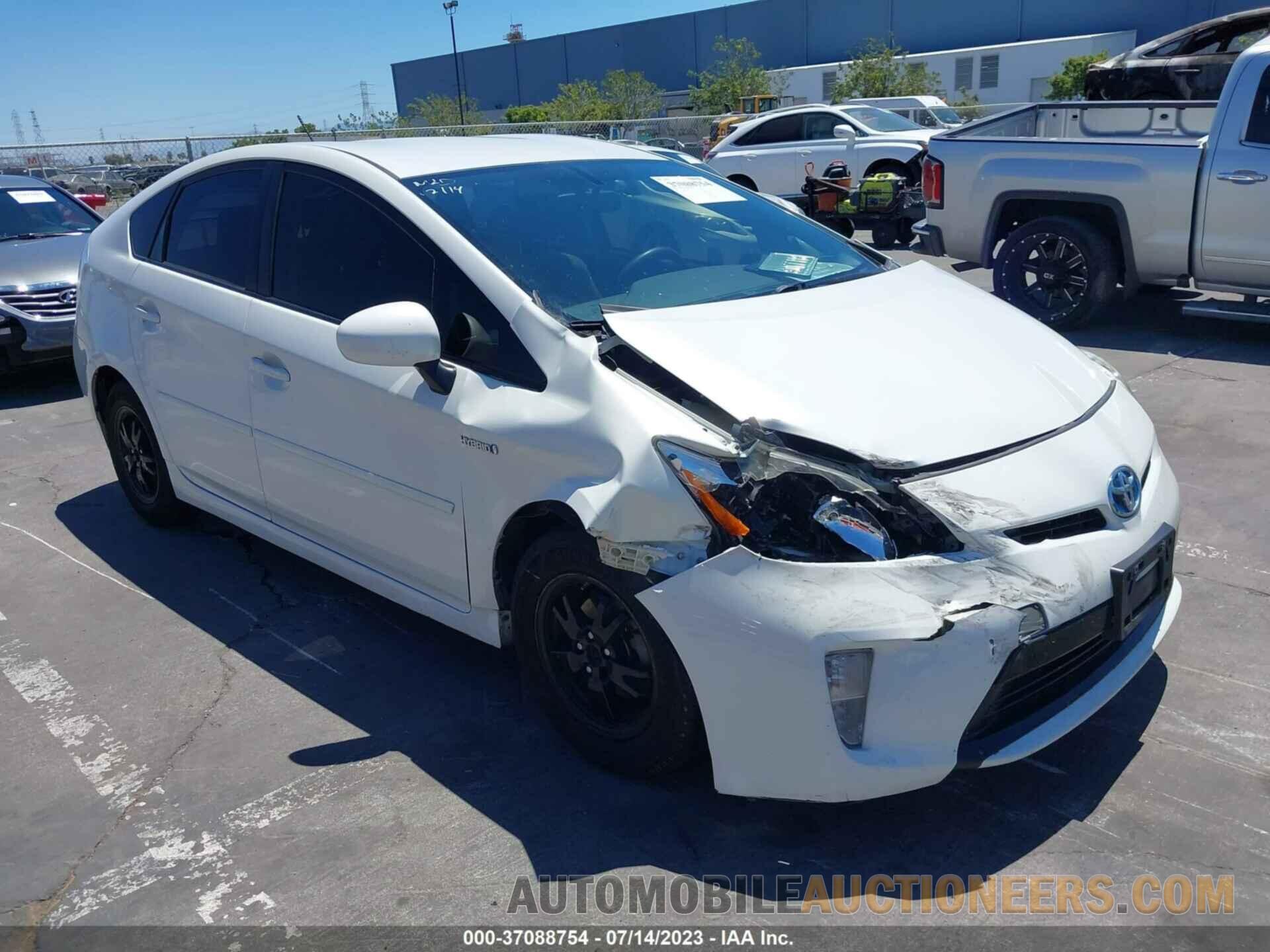 JTDKN3DU1F1912339 TOYOTA PRIUS 2015