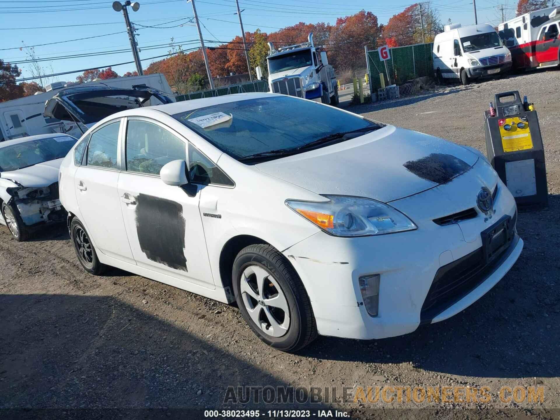 JTDKN3DU1F1916911 TOYOTA PRIUS 2015