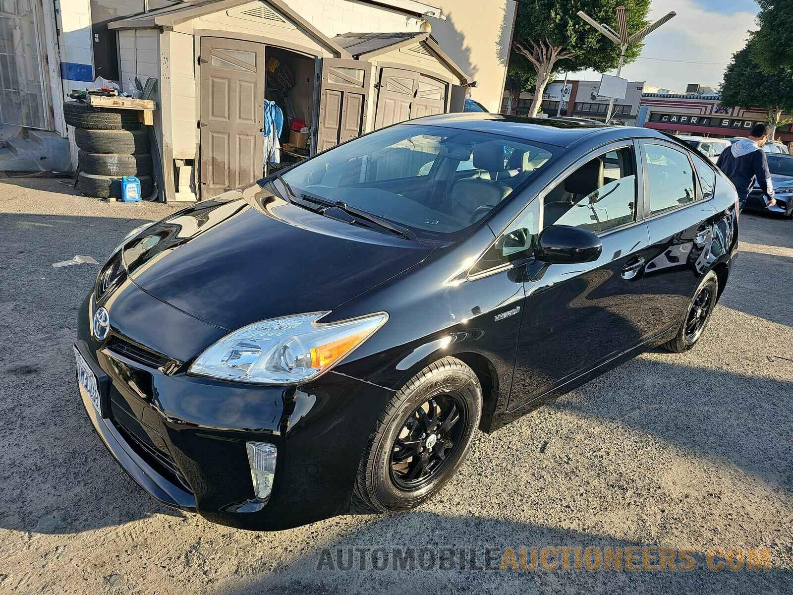 JTDKN3DU1F1928847 Toyota Prius 2015