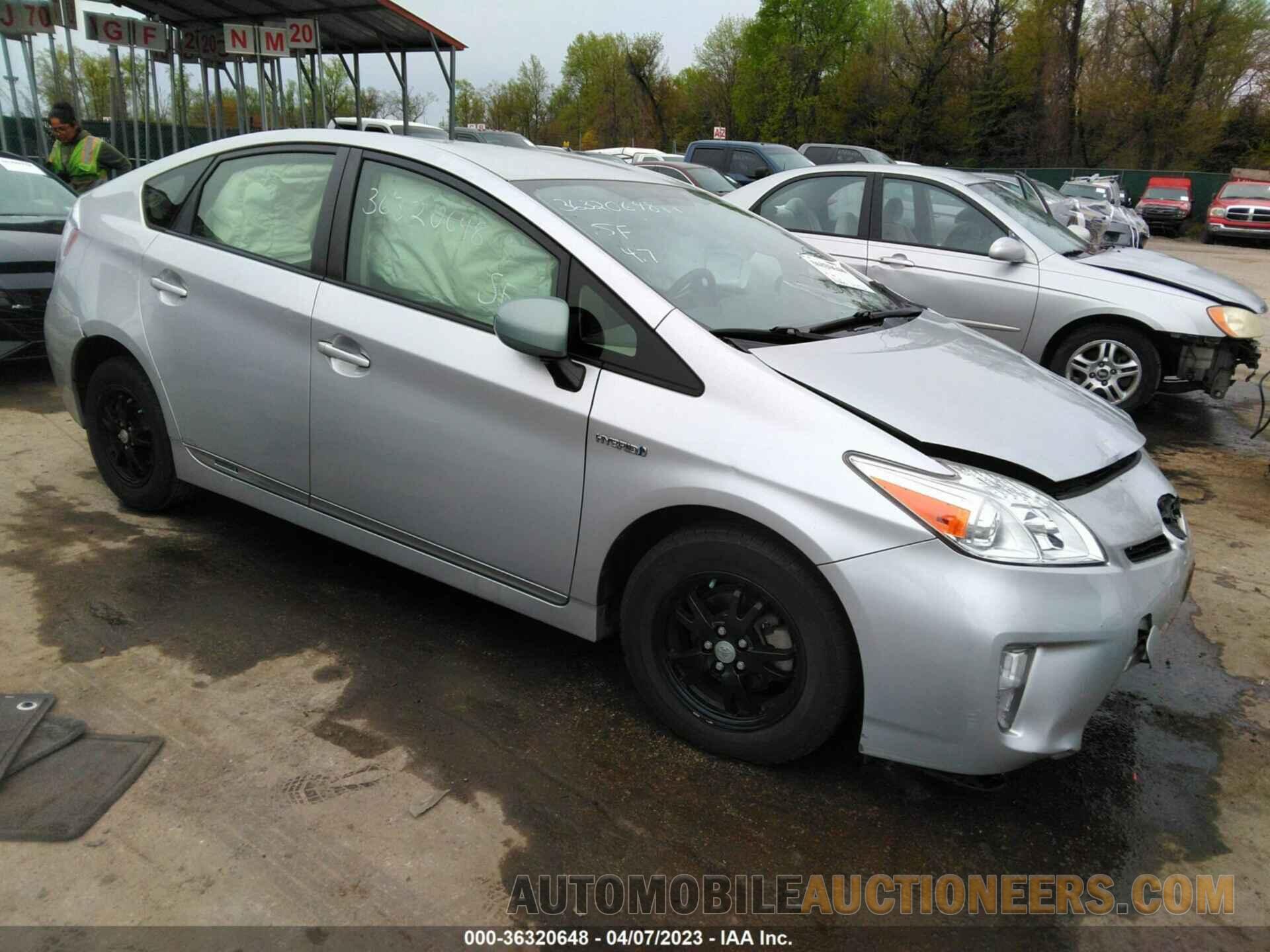 JTDKN3DU1F1947589 TOYOTA PRIUS 2015