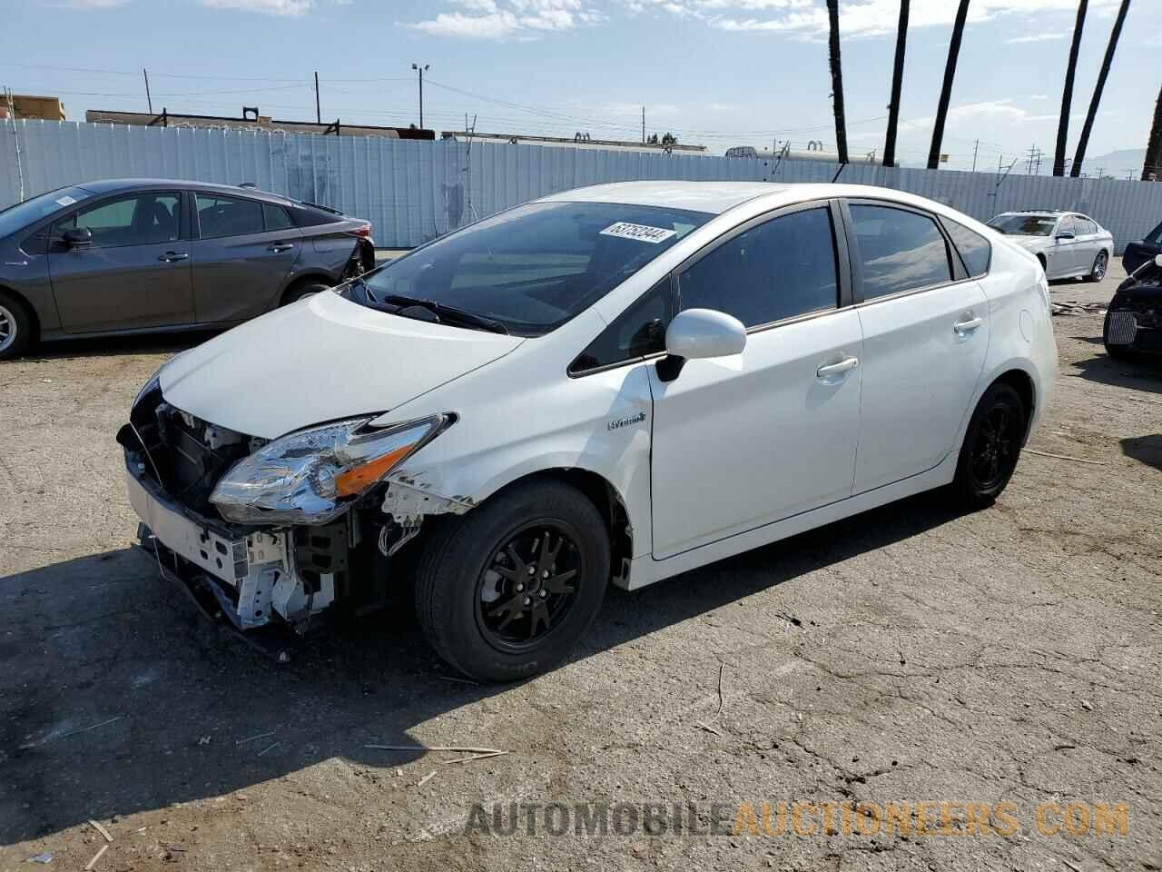 JTDKN3DU1F1949231 TOYOTA PRIUS 2015