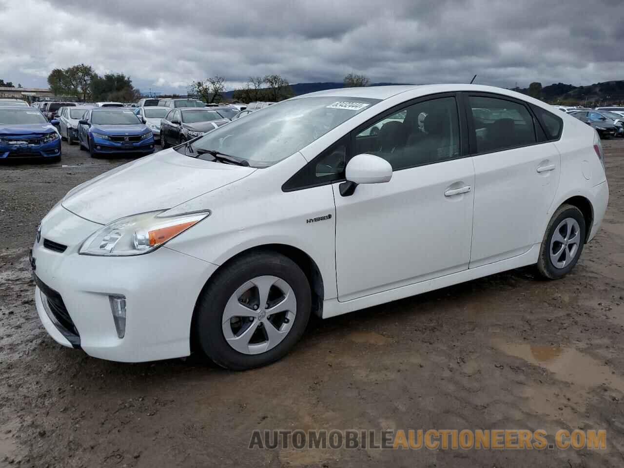 JTDKN3DU1F1951688 TOYOTA PRIUS 2015