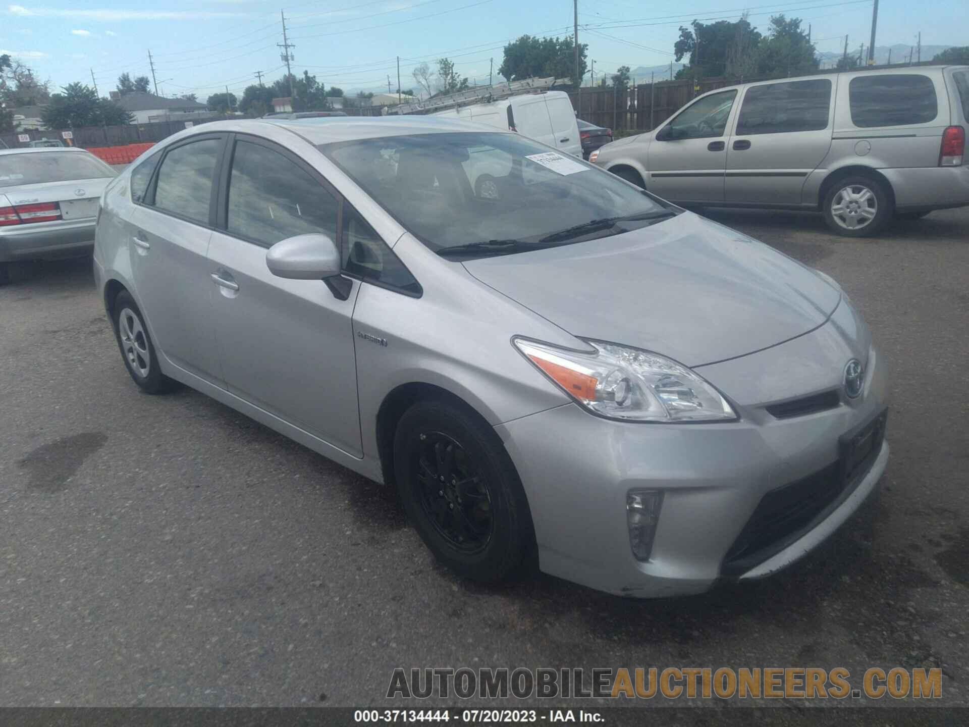 JTDKN3DU1F1957975 TOYOTA PRIUS 2015