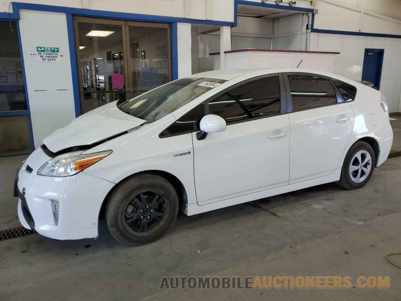 JTDKN3DU1F1966675 TOYOTA PRIUS 2015