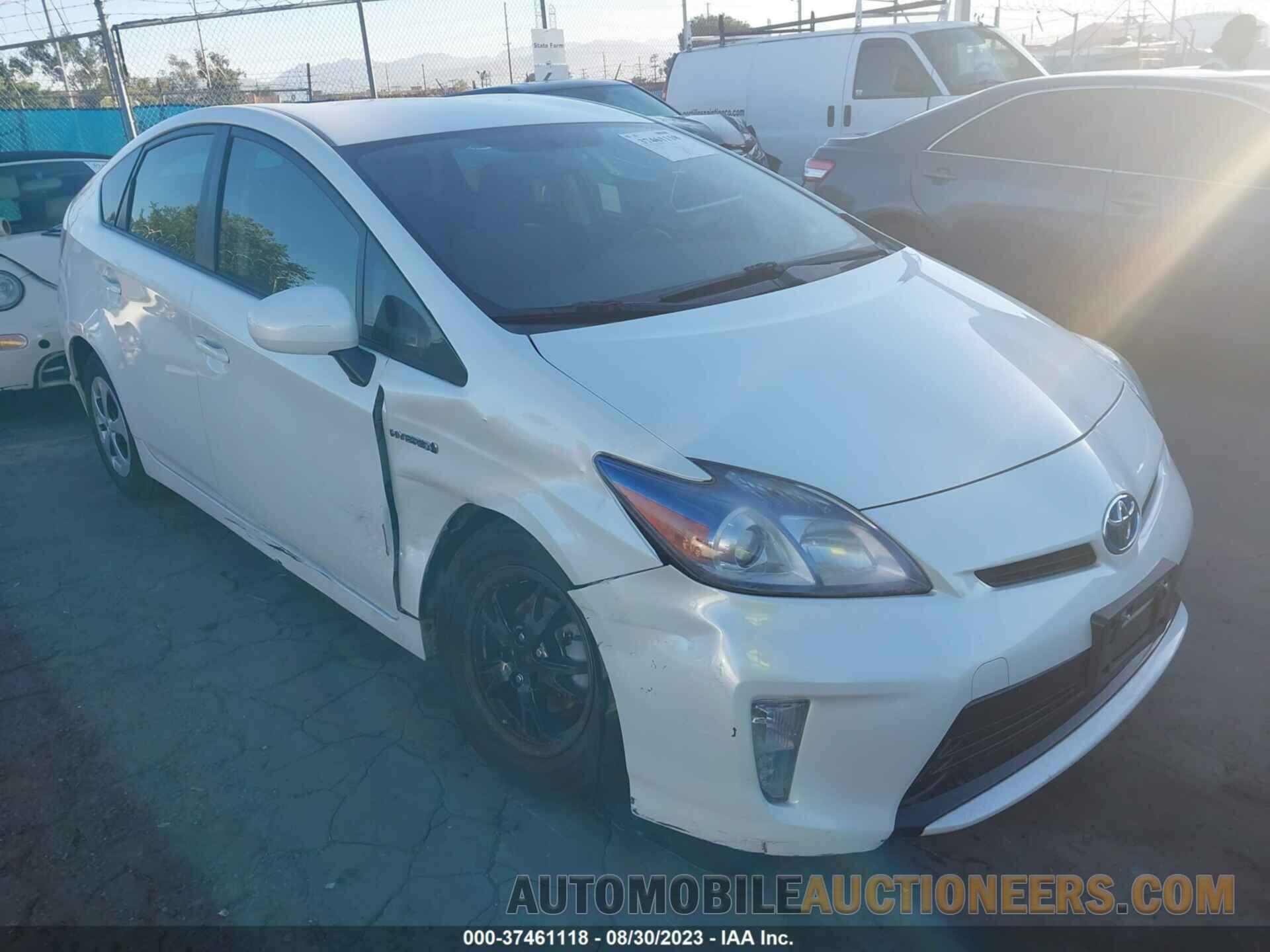 JTDKN3DU1F1983329 TOYOTA PRIUS 2015