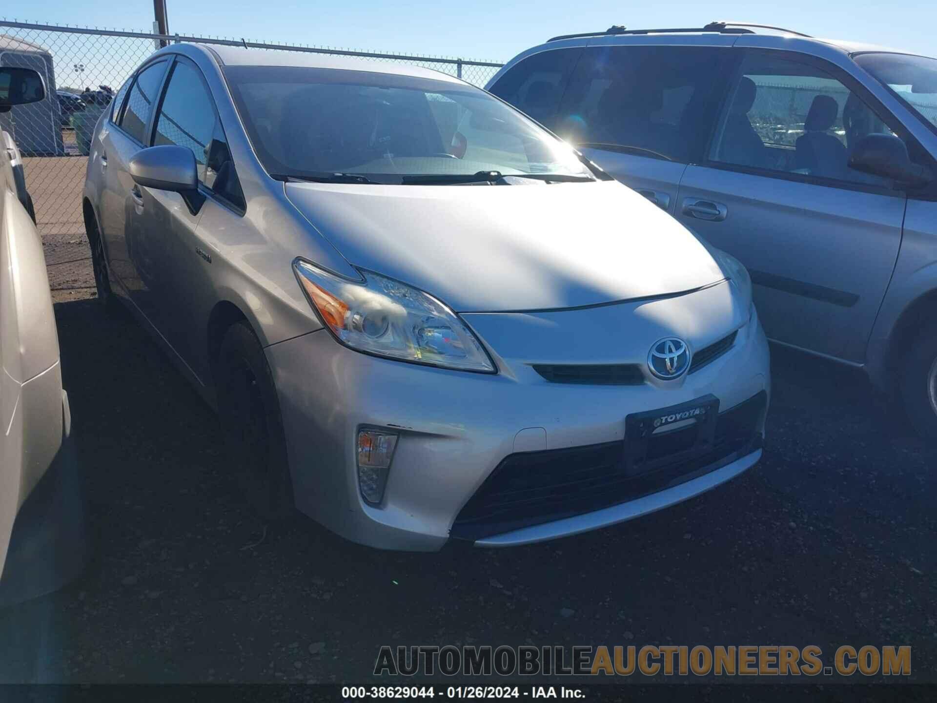 JTDKN3DU1F2000000 TOYOTA PRIUS 2015