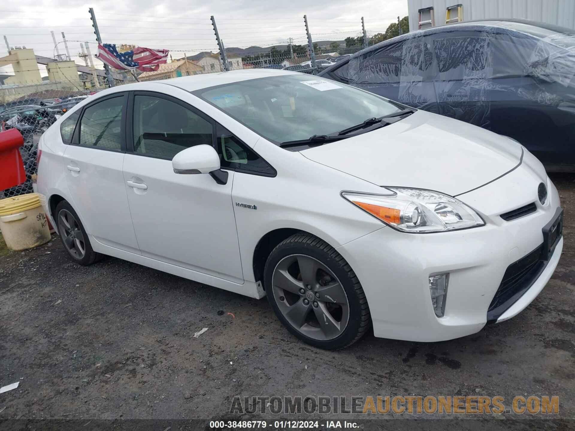 JTDKN3DU2F0400529 TOYOTA PRIUS 2015