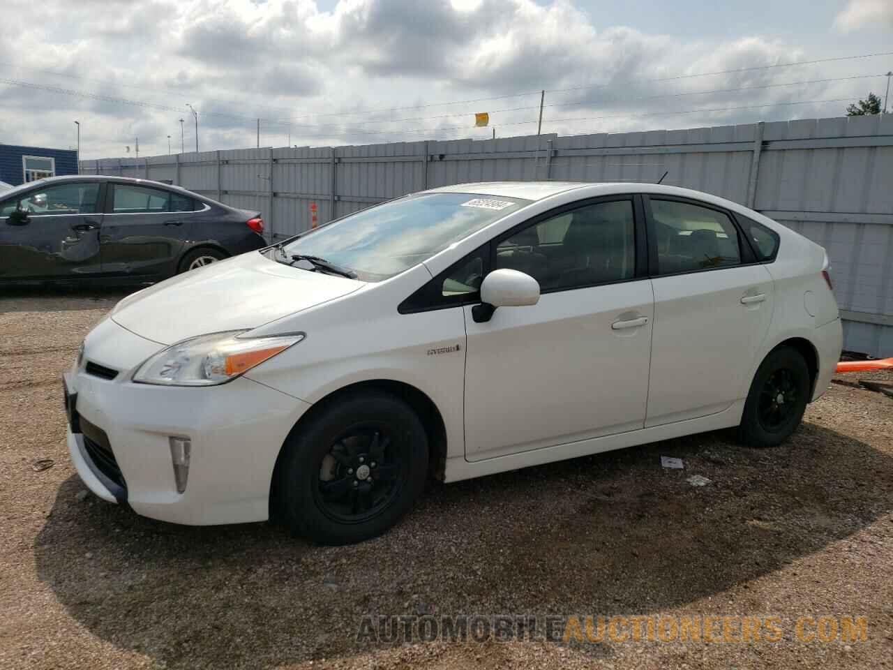 JTDKN3DU2F1925181 TOYOTA PRIUS 2015