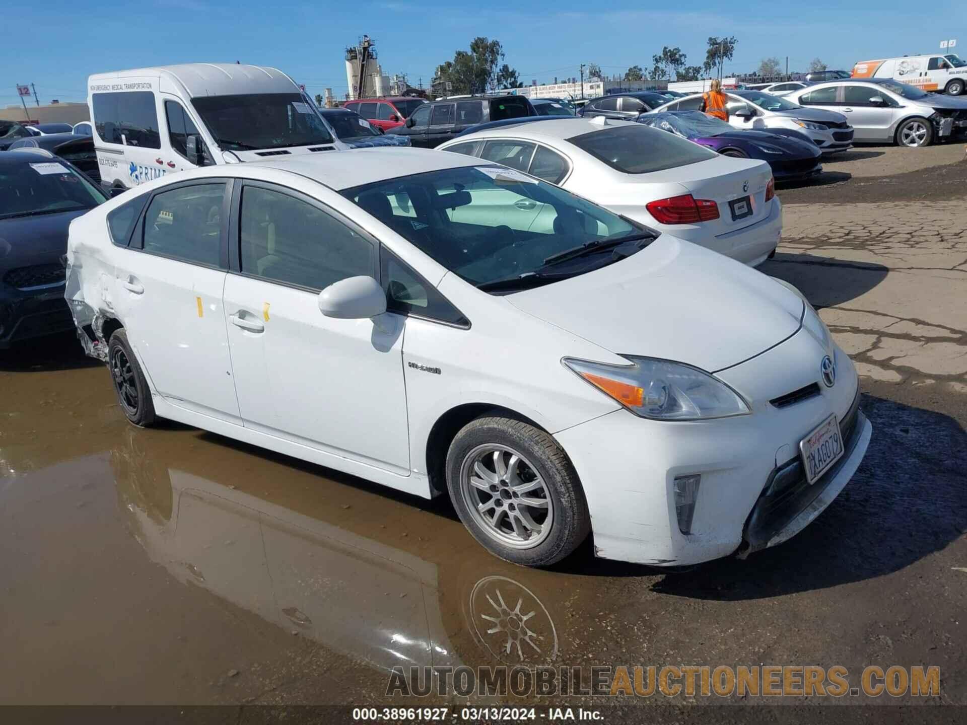 JTDKN3DU2F1937587 TOYOTA PRIUS 2015