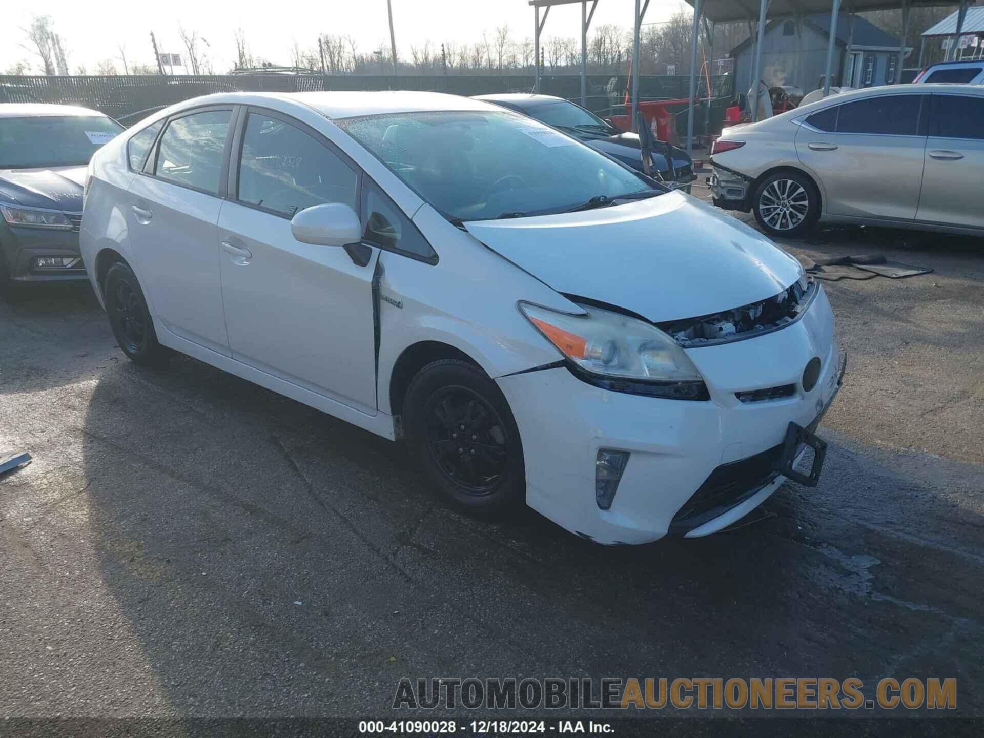 JTDKN3DU3E1763611 TOYOTA PRIUS 2014