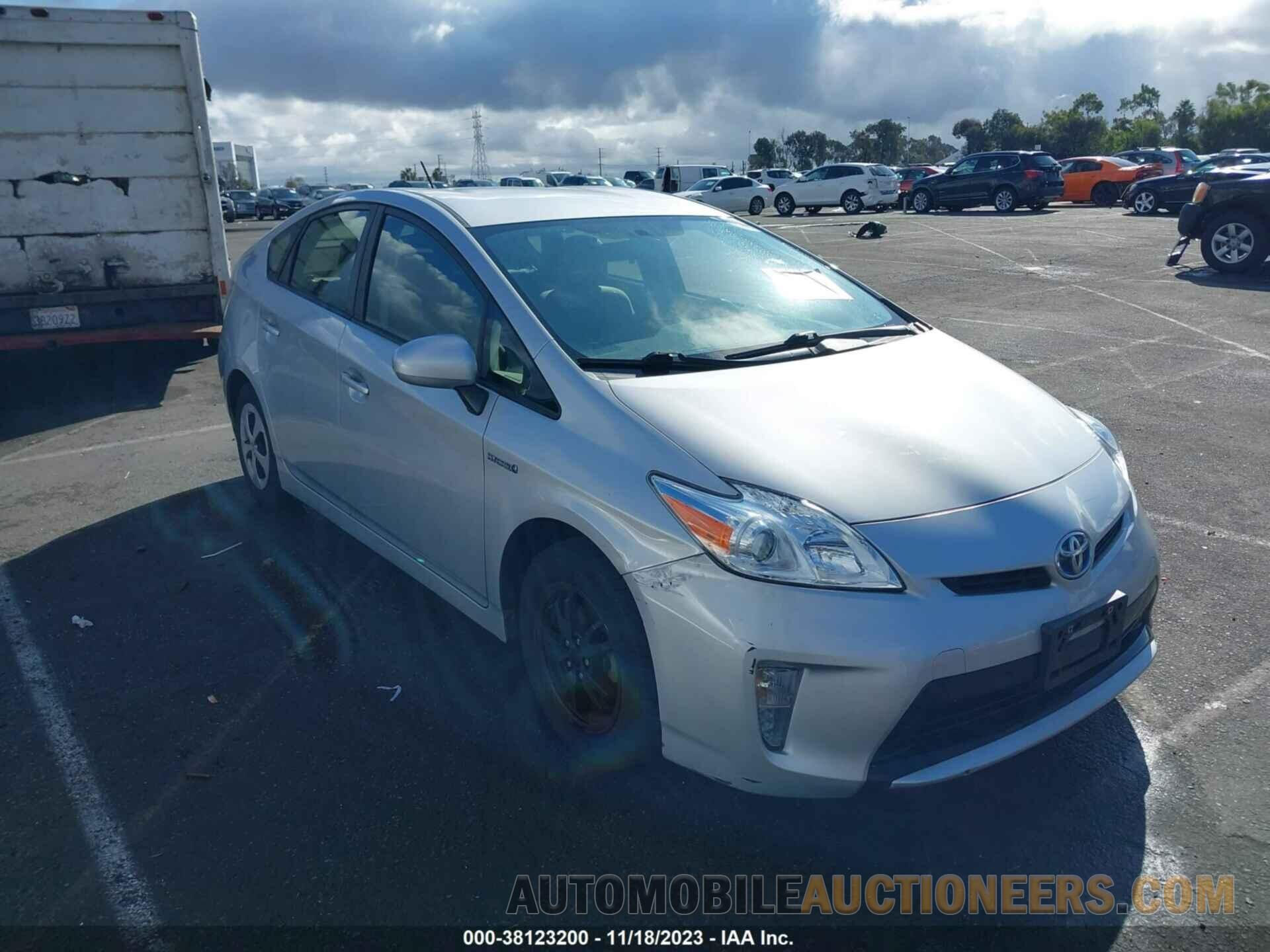 JTDKN3DU3F0414150 TOYOTA PRIUS 2015