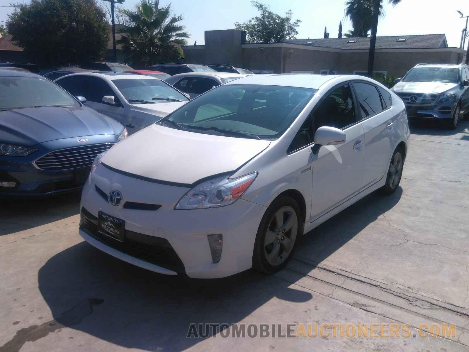 JTDKN3DU3F0428467 Toyota Prius 5 2015