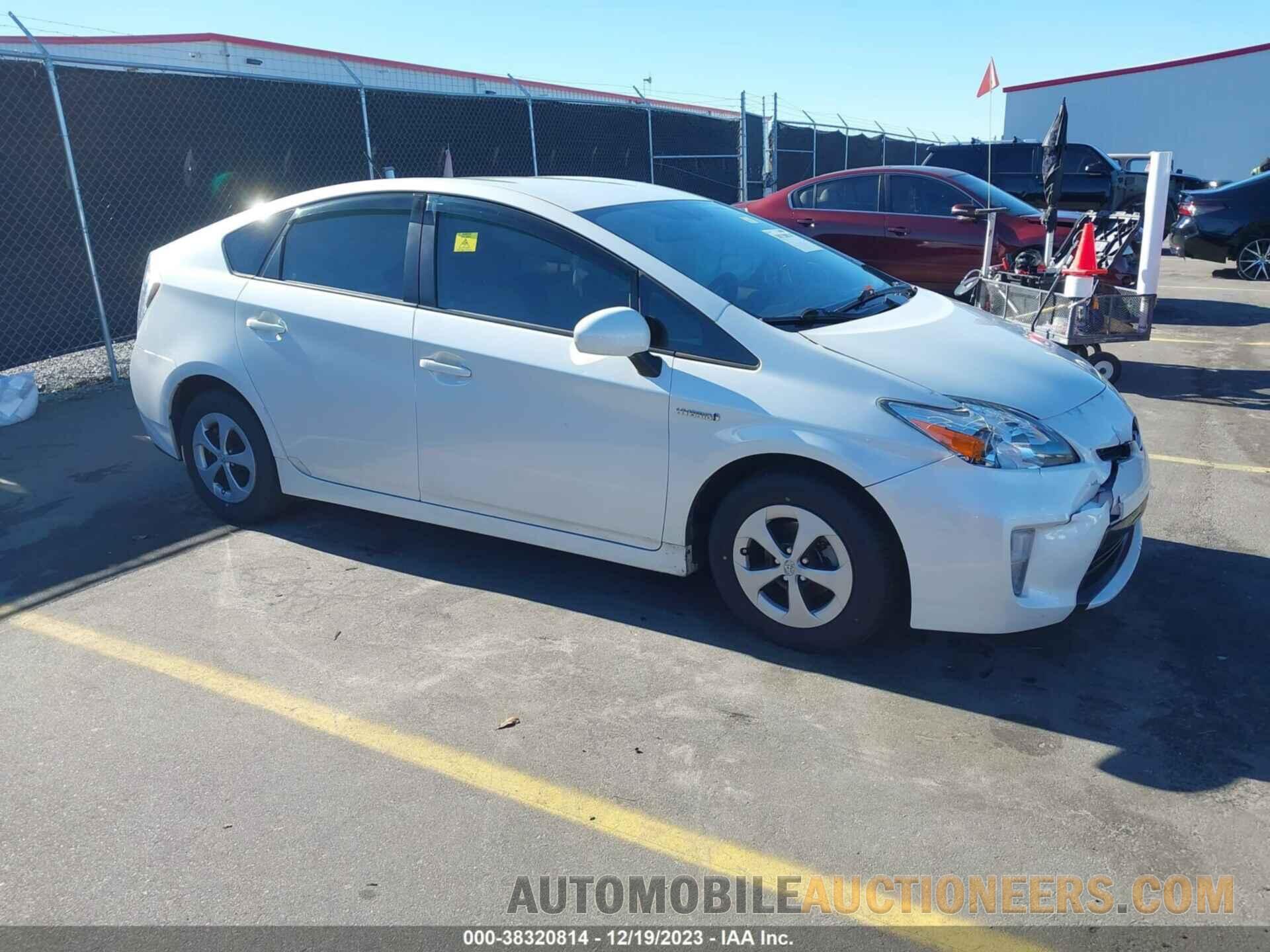 JTDKN3DU3F0439985 TOYOTA PRIUS 2015