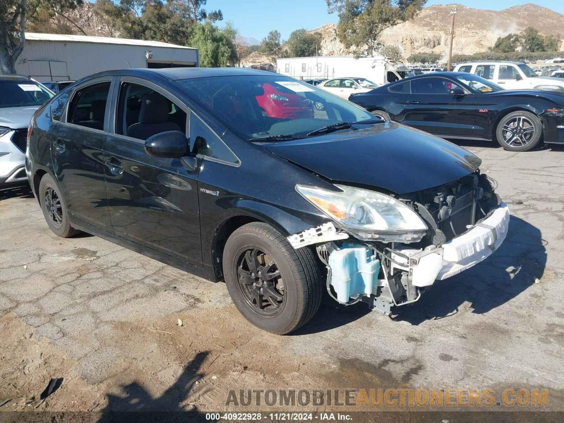 JTDKN3DU3F0470623 TOYOTA PRIUS 2015