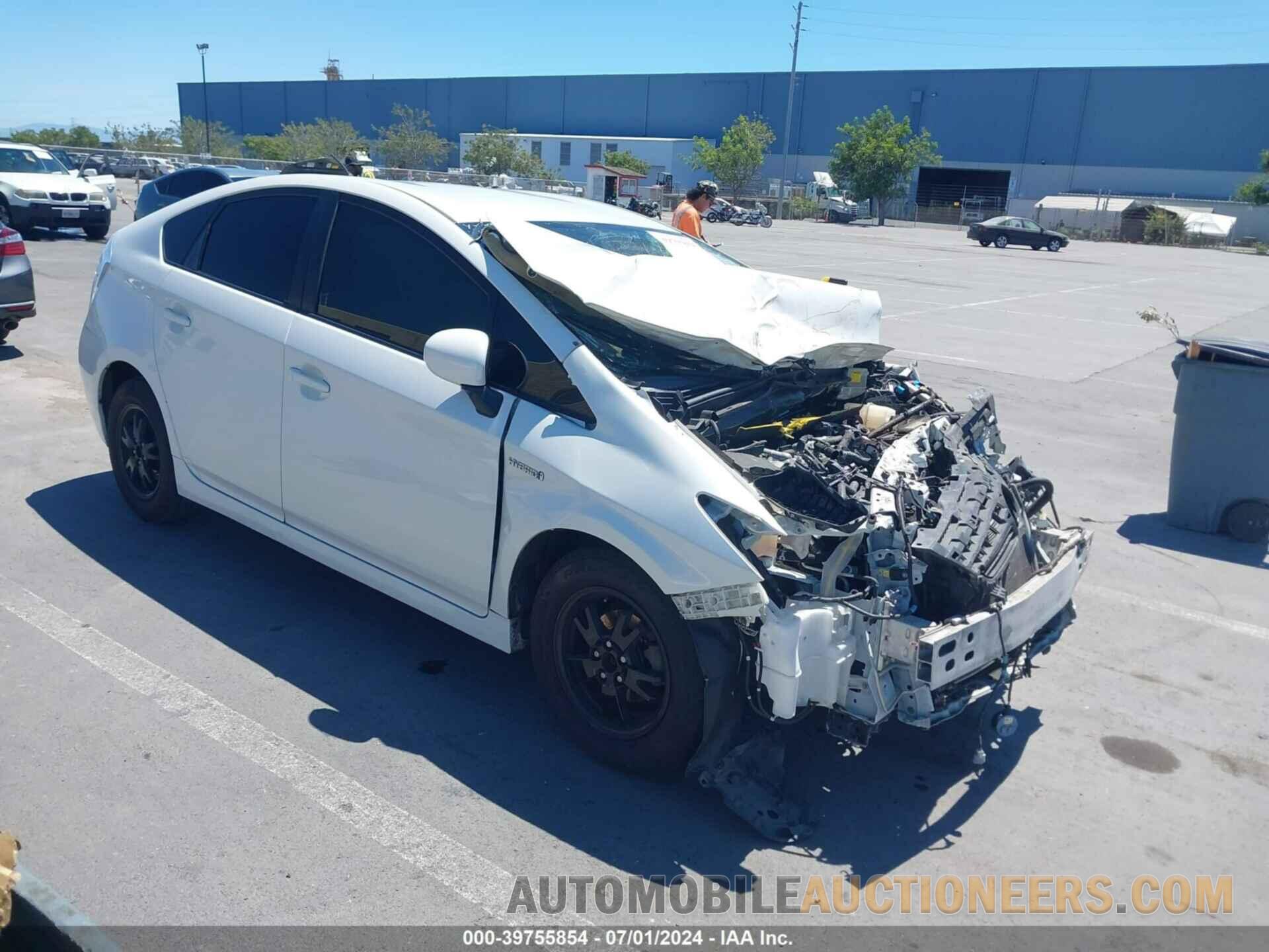 JTDKN3DU3F0475773 TOYOTA PRIUS 2015